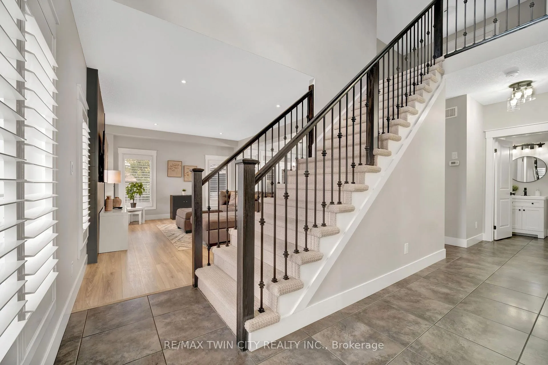 Photo 6 of 900 Steepleridge Court, Kitchener — HOMEH