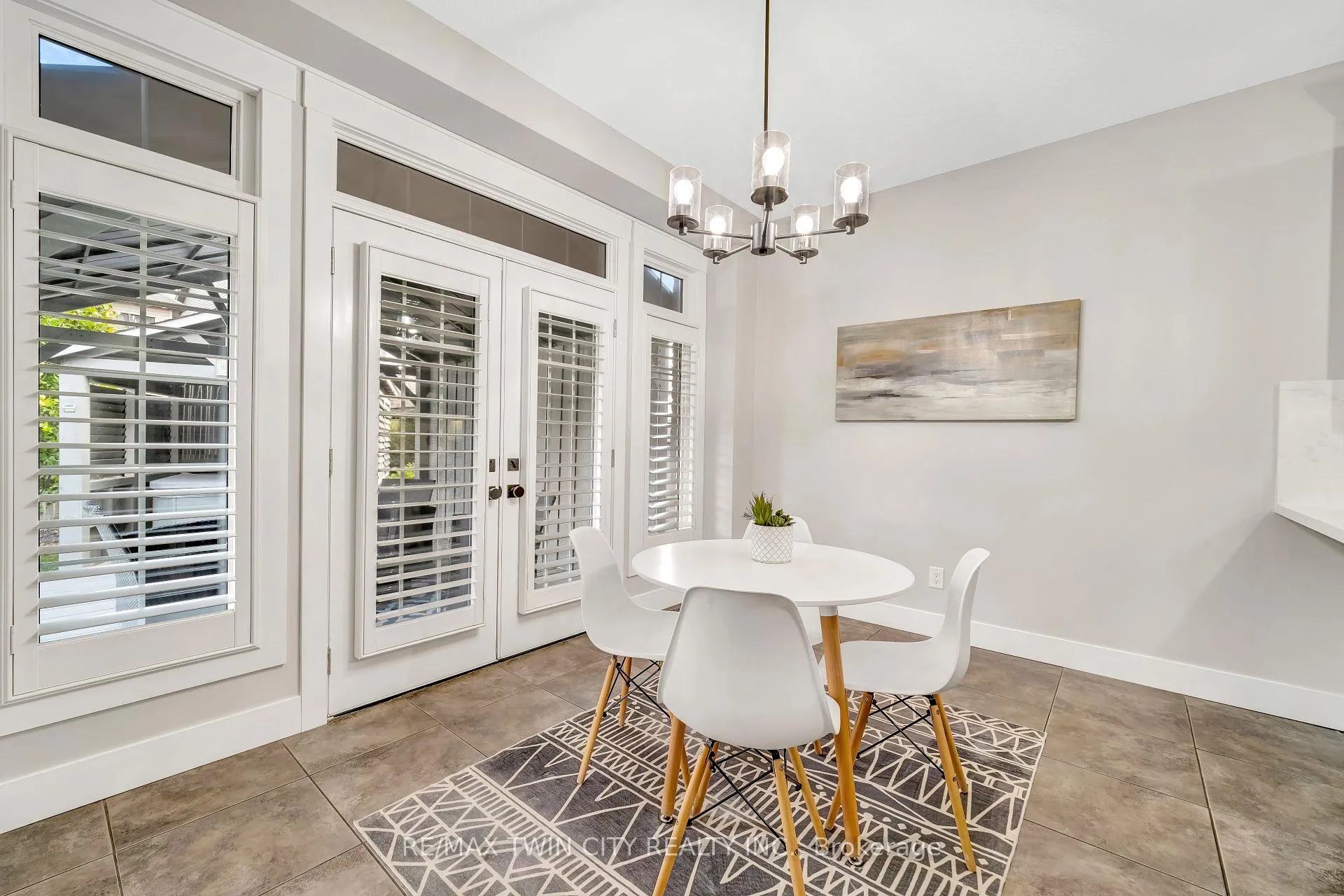 Photo 11 of 900 Steepleridge Court, Kitchener — HOMEH