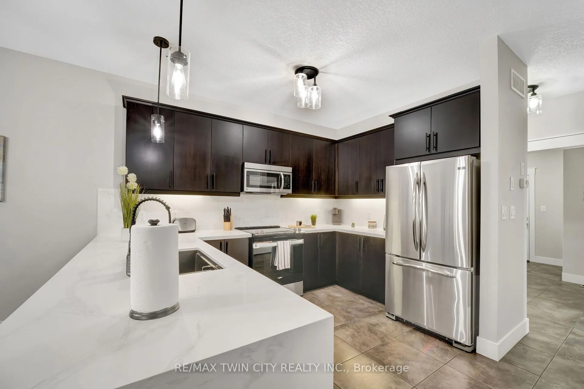 Photo 14 of 900 Steepleridge Court, Kitchener — HOMEH
