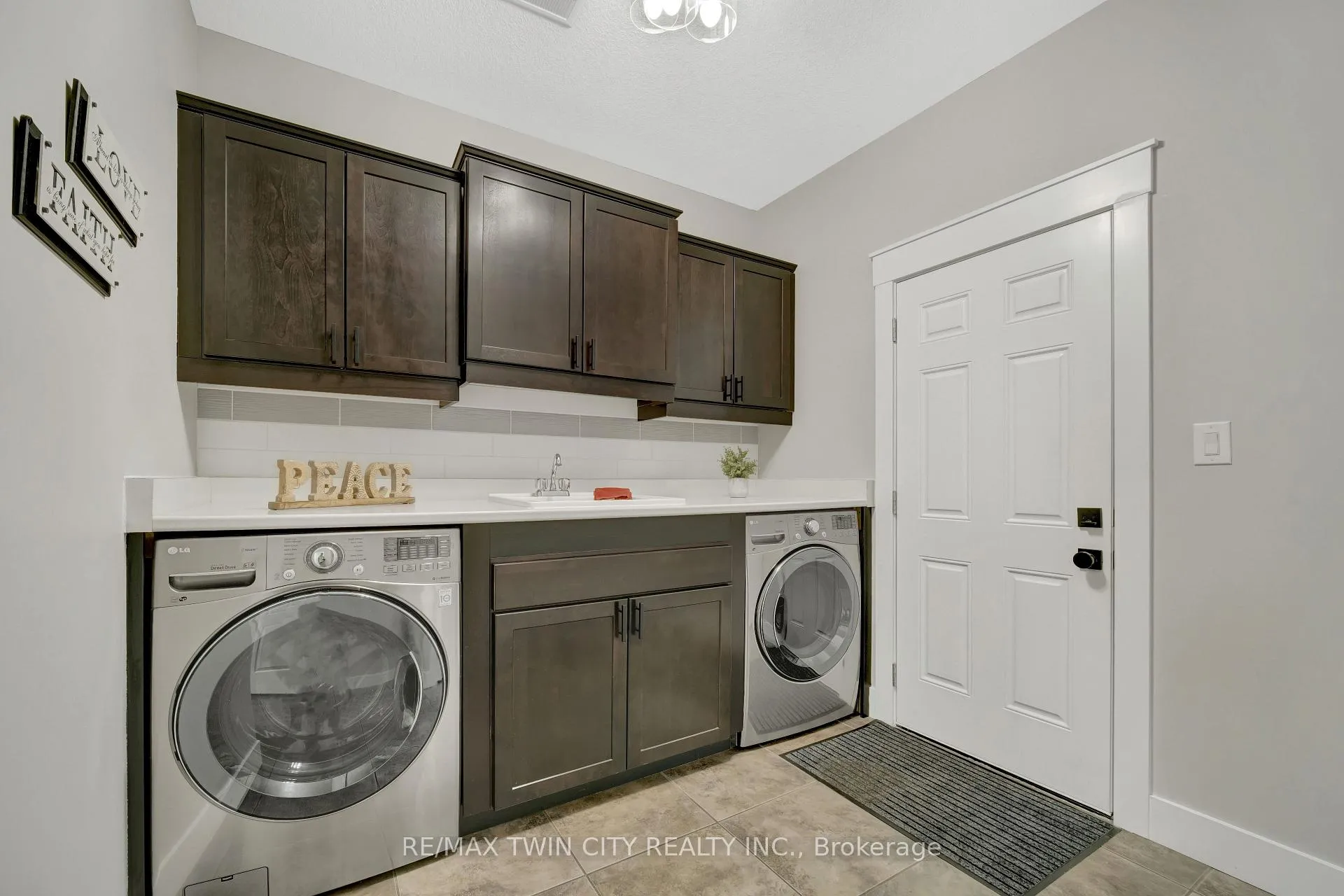 Photo 16 of 900 Steepleridge Court, Kitchener — HOMEH