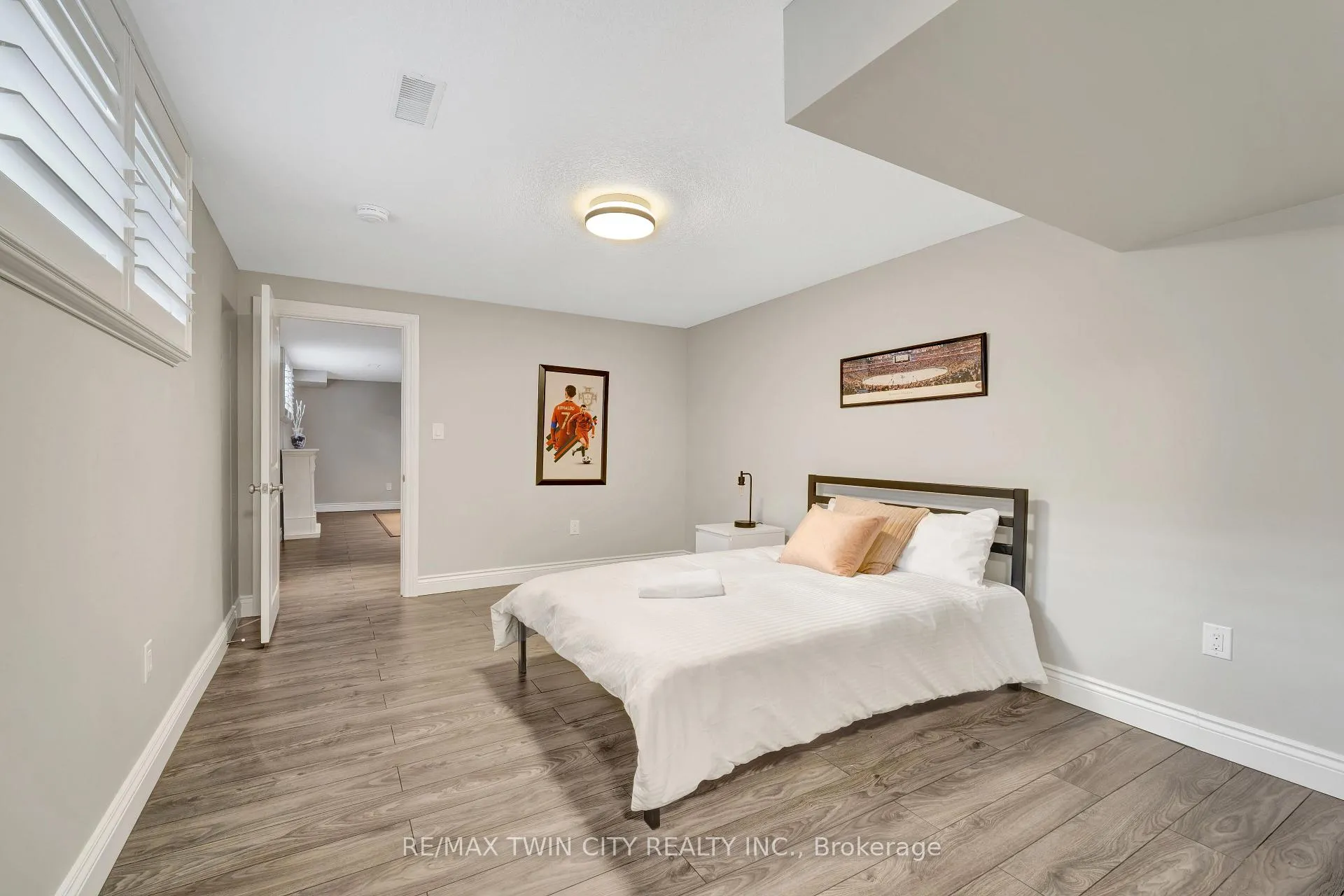 Photo 20 of 900 Steepleridge Court, Kitchener — HOMEH