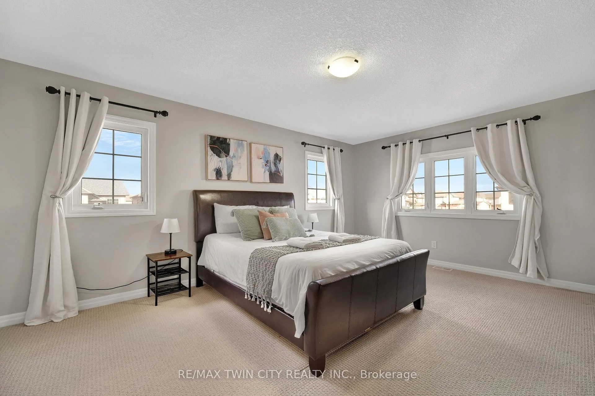 Photo 22 of 900 Steepleridge Court, Kitchener — HOMEH