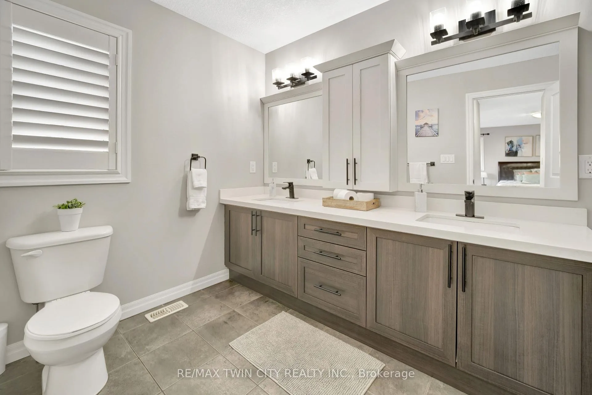 Photo 25 of 900 Steepleridge Court, Kitchener — HOMEH