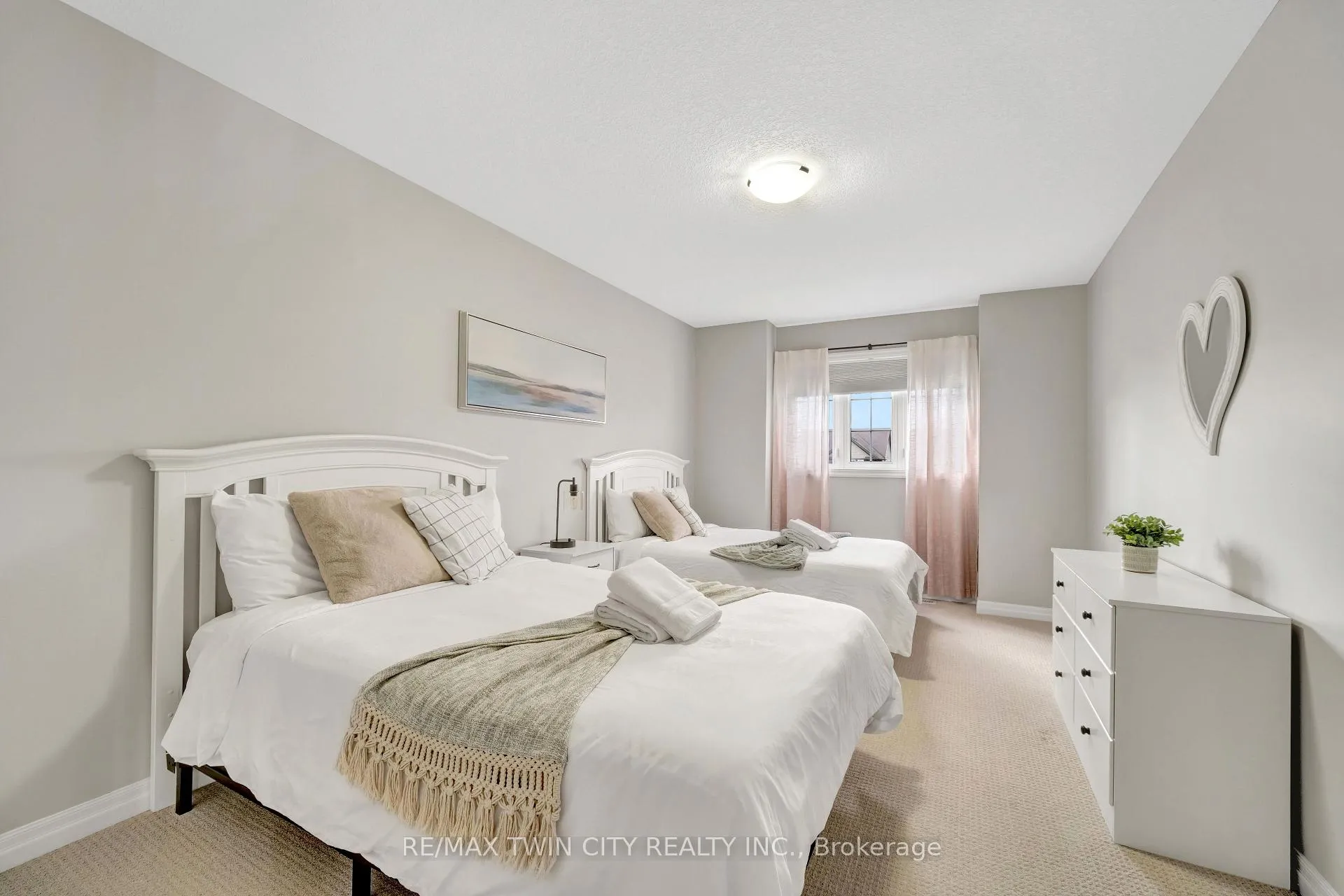 Photo 26 of 900 Steepleridge Court, Kitchener — HOMEH