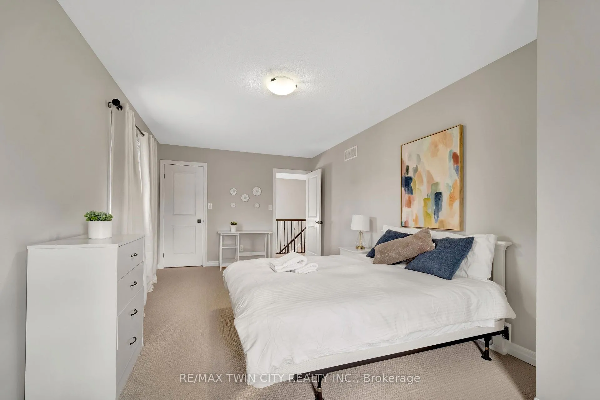Photo 30 of 900 Steepleridge Court, Kitchener — HOMEH
