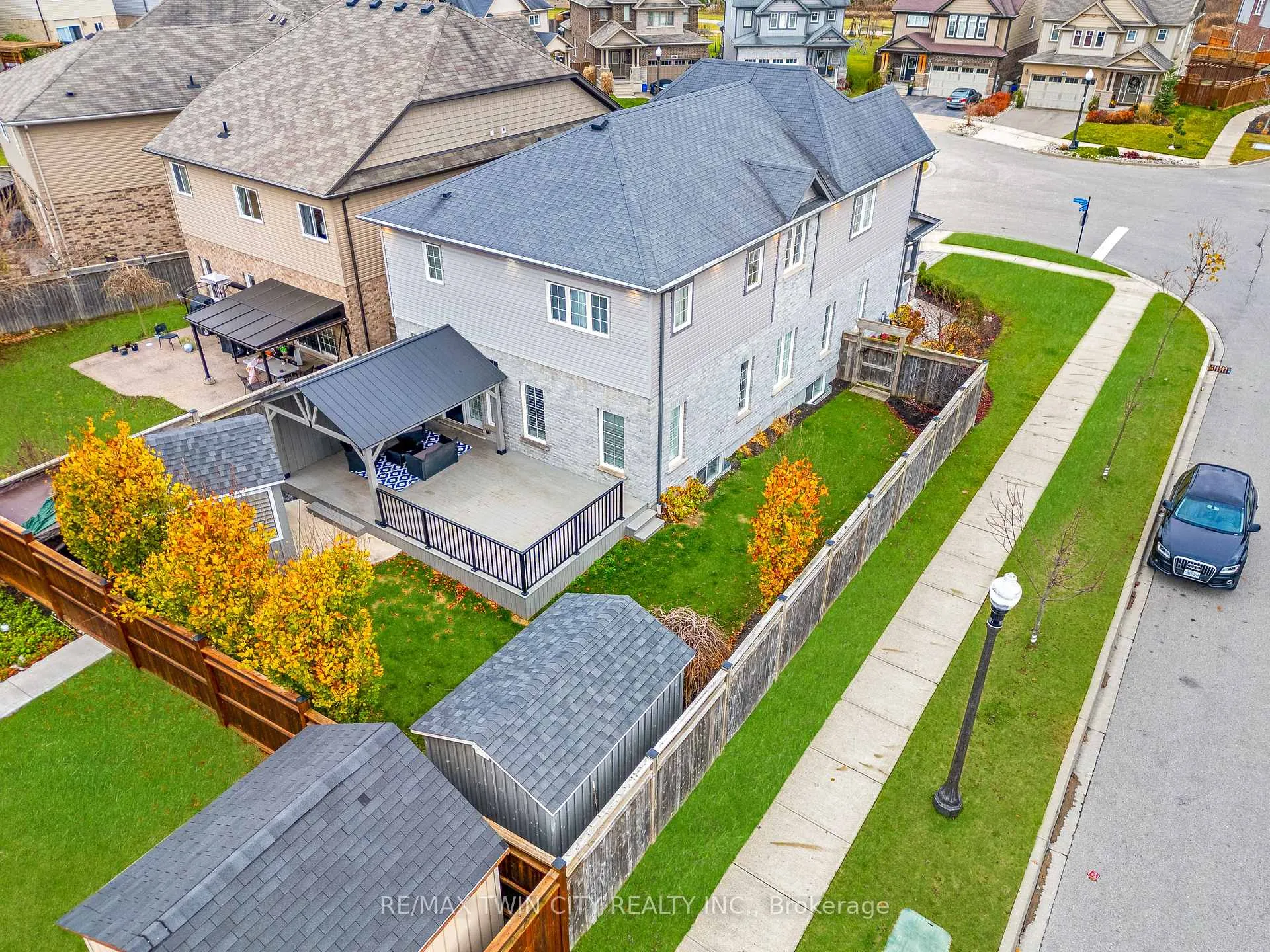 Photo 39 of 900 Steepleridge Court, Kitchener — HOMEH