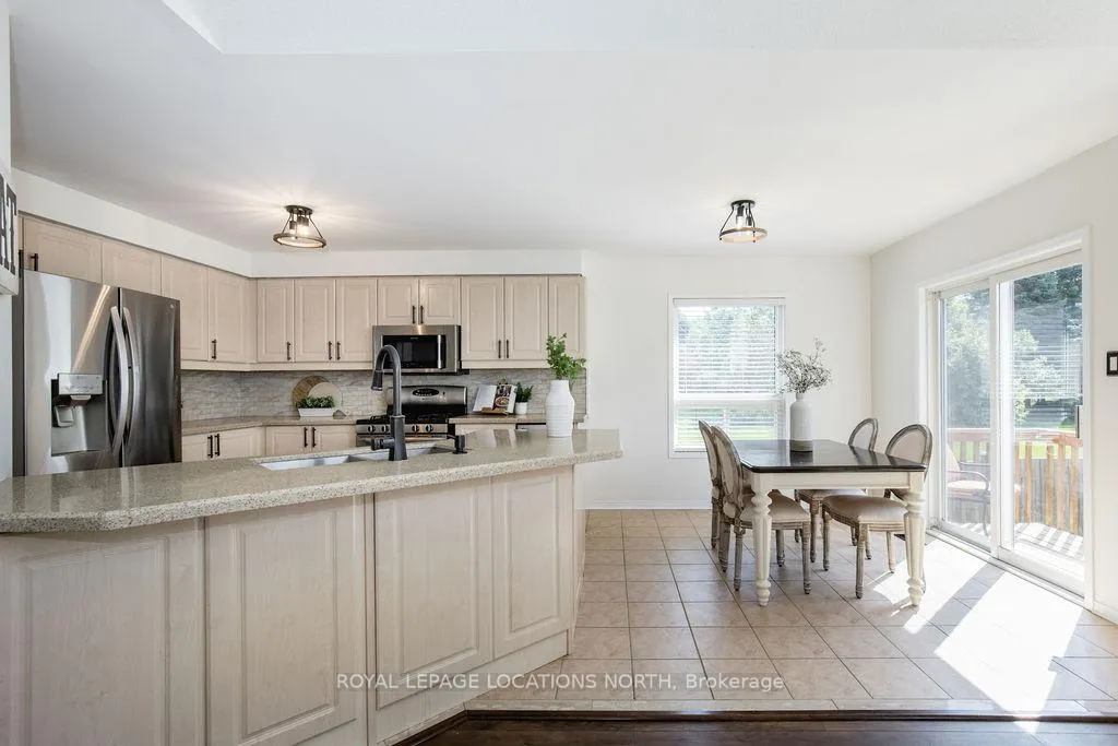 Photo 10 of 14 Cranberry Heights, Wasaga Beach — HOMEH