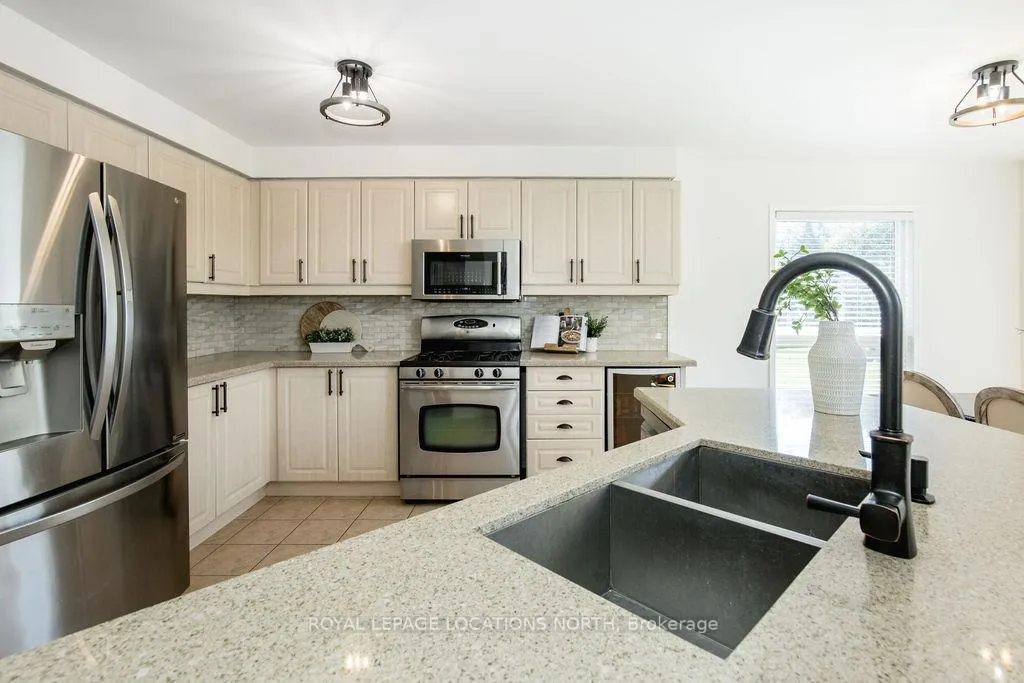 Photo 12 of 14 Cranberry Heights, Wasaga Beach — HOMEH