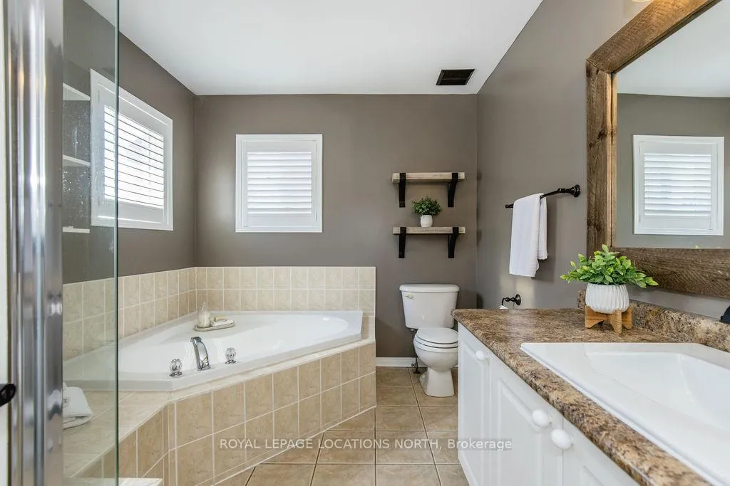 Photo 24 of 14 Cranberry Heights, Wasaga Beach — HOMEH