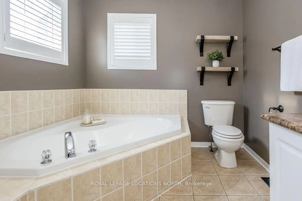 Photo 25 of 14 Cranberry Heights, Wasaga Beach — HOMEH
