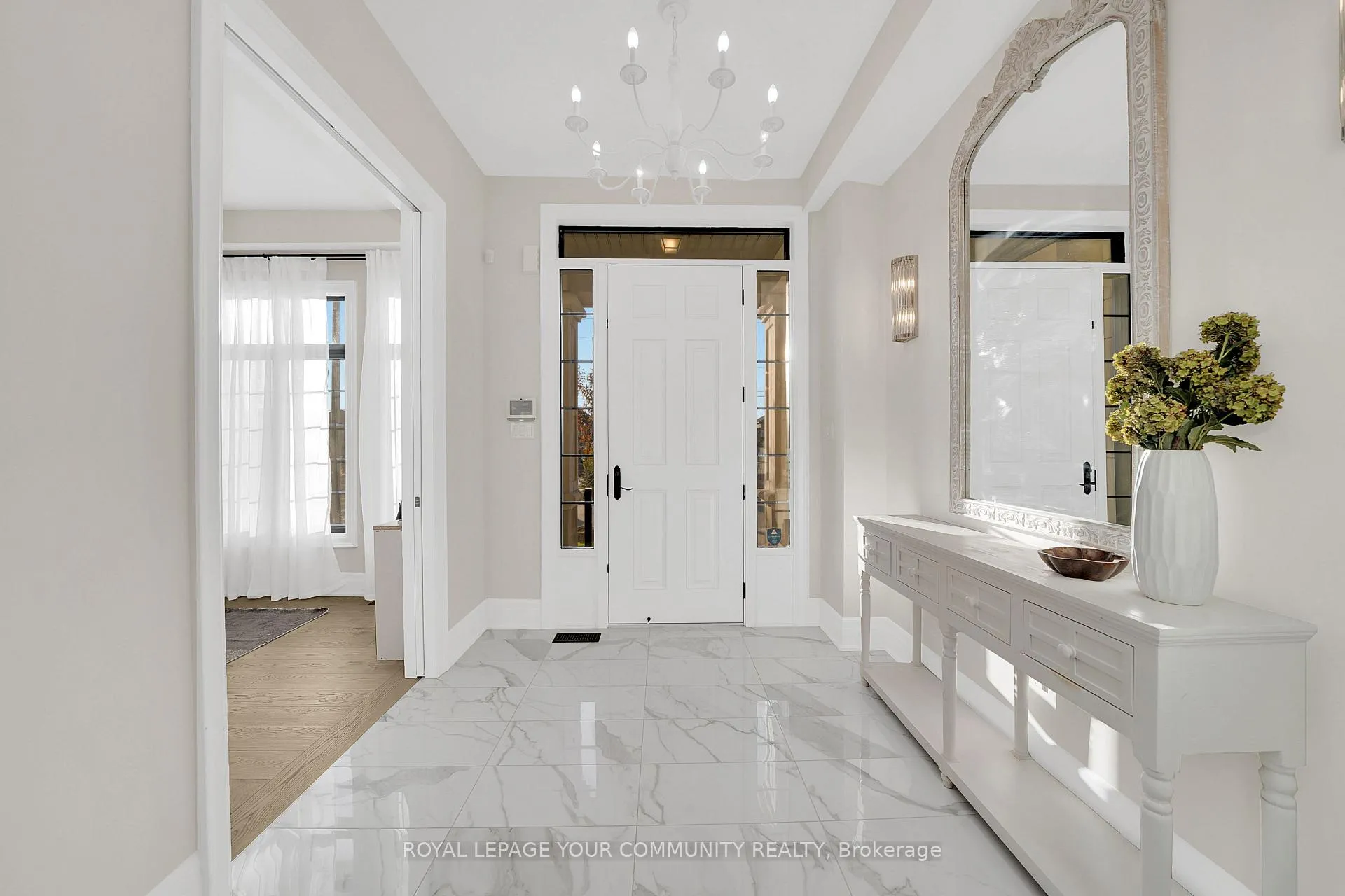 Photo 3 of 64 Deerhaven Crescent, Vaughan, Vellore Village — HOMEH