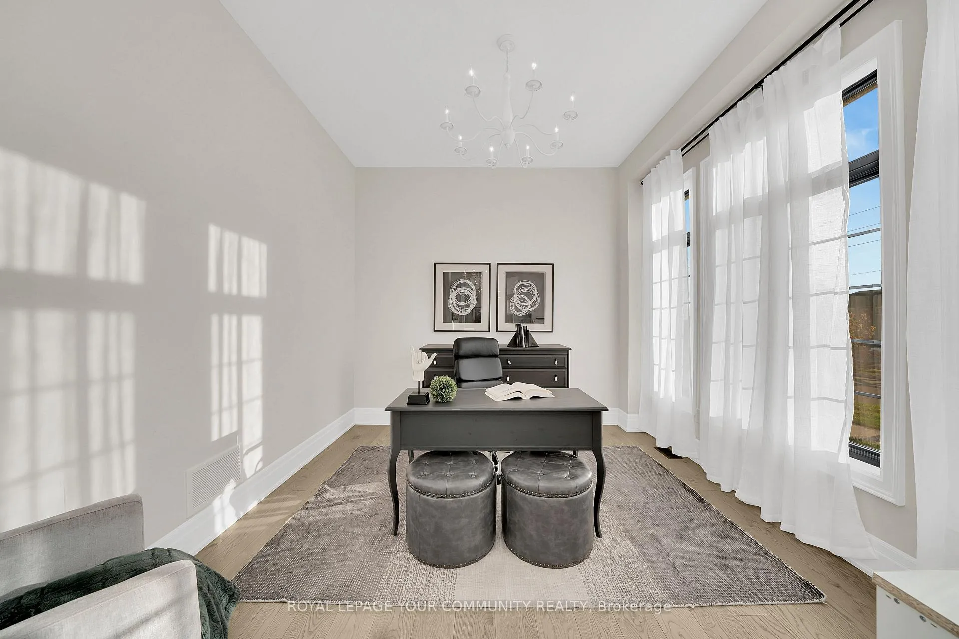 Photo 4 of 64 Deerhaven Crescent, Vaughan, Vellore Village — HOMEH