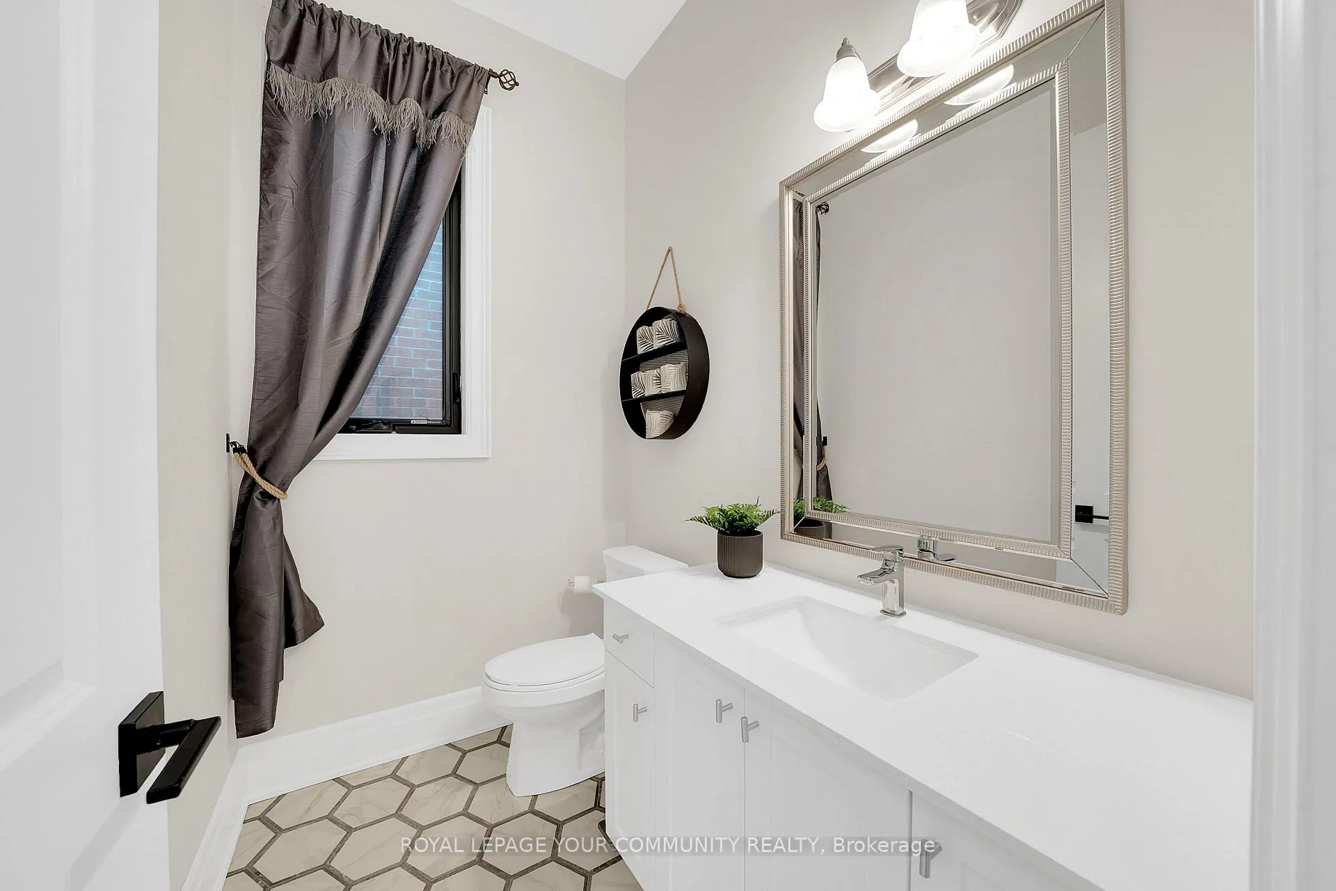 Photo 20 of 64 Deerhaven Crescent, Vaughan, Vellore Village — HOMEH