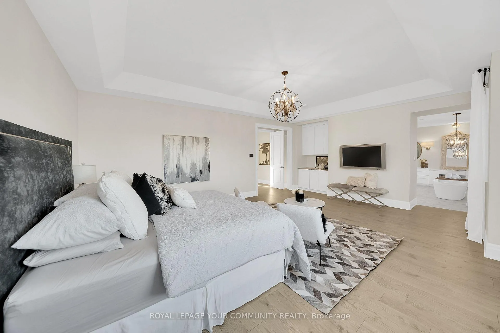 Photo 24 of 64 Deerhaven Crescent, Vaughan, Vellore Village — HOMEH