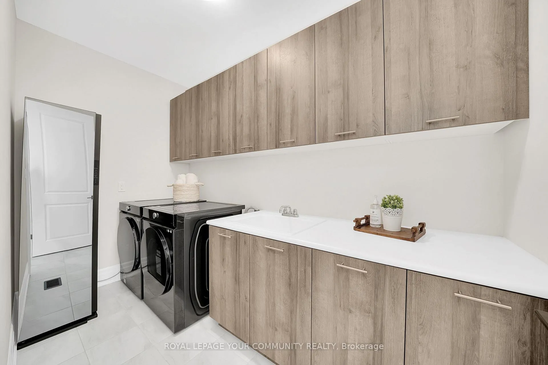 Photo 30 of 64 Deerhaven Crescent, Vaughan, Vellore Village — HOMEH