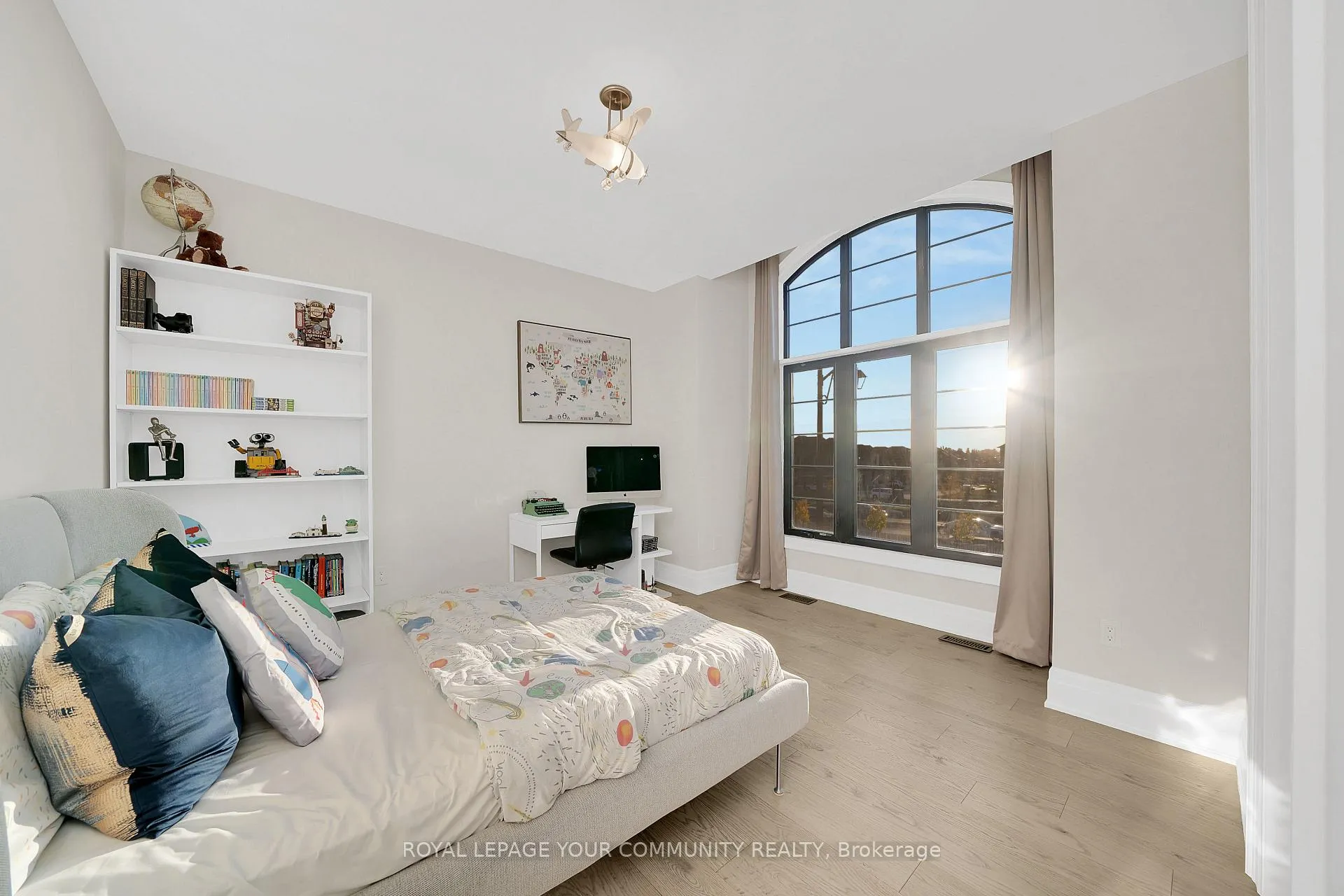 Photo 32 of 64 Deerhaven Crescent, Vaughan, Vellore Village — HOMEH