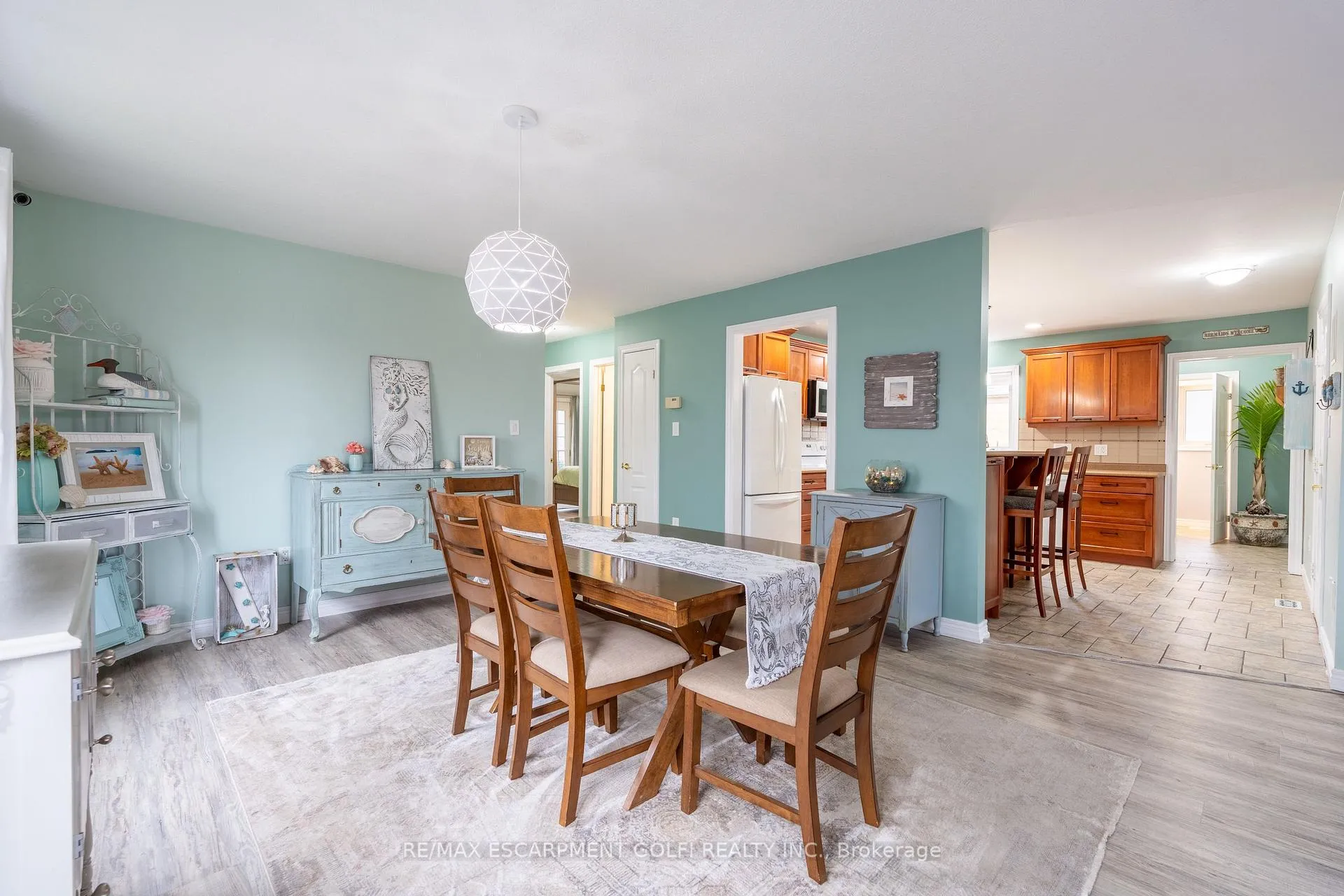 Photo 9 of 39 Spitfire Drive, Hamilton, Mount Hope — HOMEH