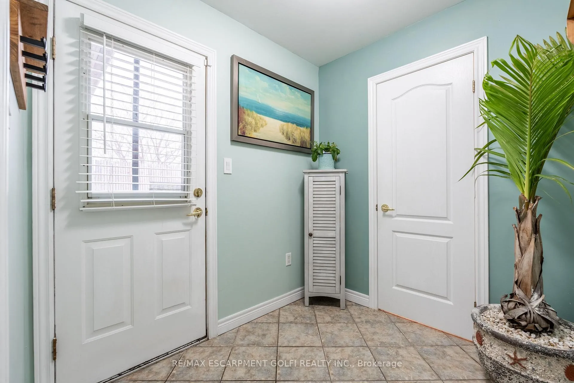 Photo 15 of 39 Spitfire Drive, Hamilton, Mount Hope — HOMEH