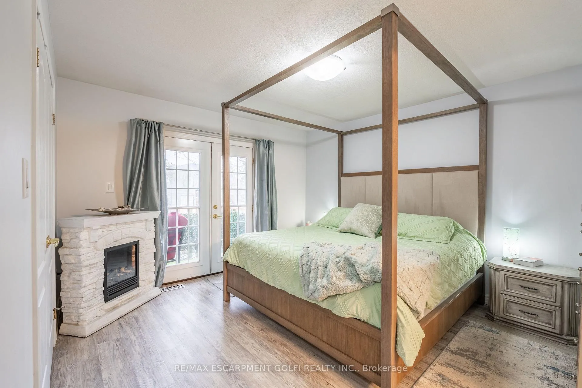 Photo 19 of 39 Spitfire Drive, Hamilton, Mount Hope — HOMEH
