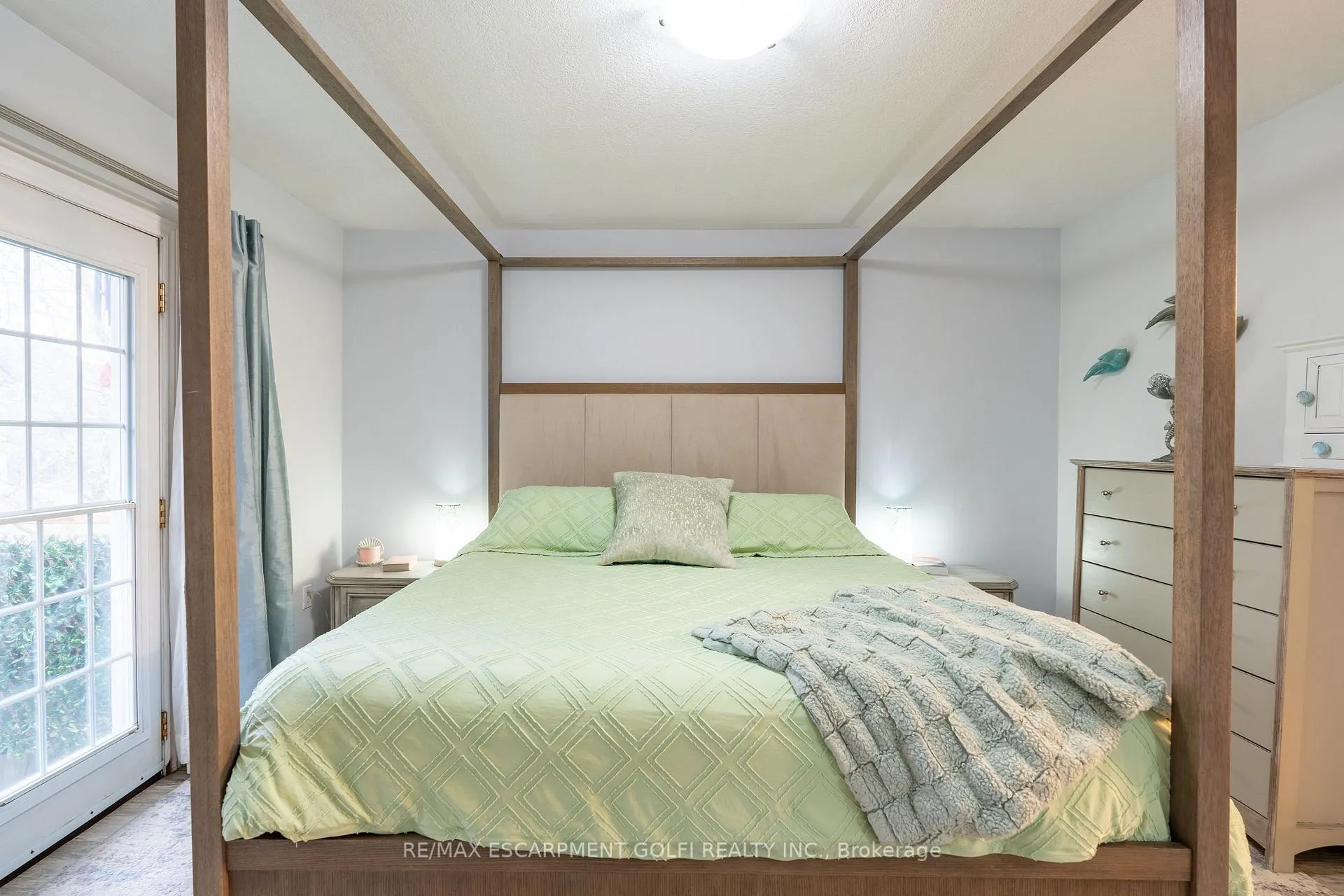 Photo 20 of 39 Spitfire Drive, Hamilton, Mount Hope — HOMEH