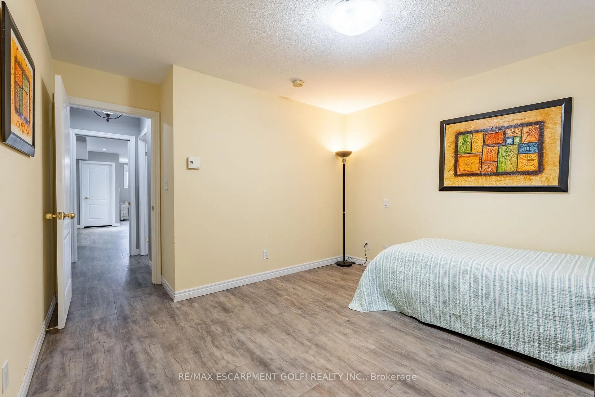 Photo 27 of 39 Spitfire Drive, Hamilton, Mount Hope — HOMEH