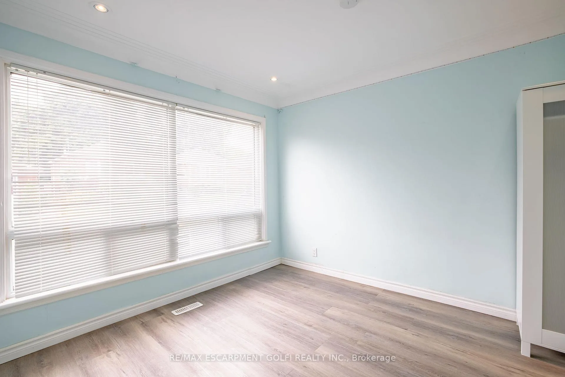 Photo 5 of 86 Whitney Avenue, Hamilton, Ainslie Wood — HOMEH