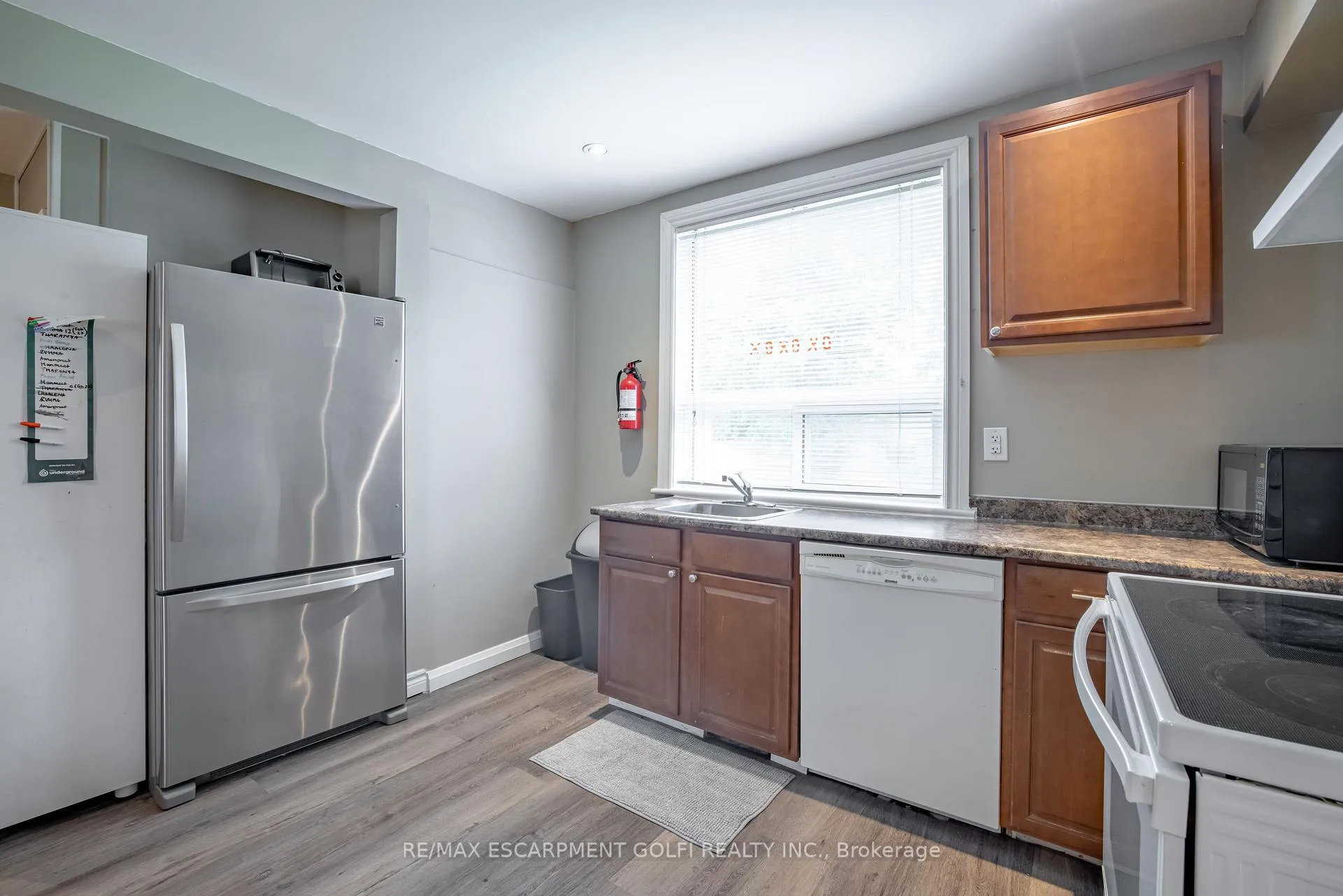 Photo 9 of 86 Whitney Avenue, Hamilton, Ainslie Wood — HOMEH
