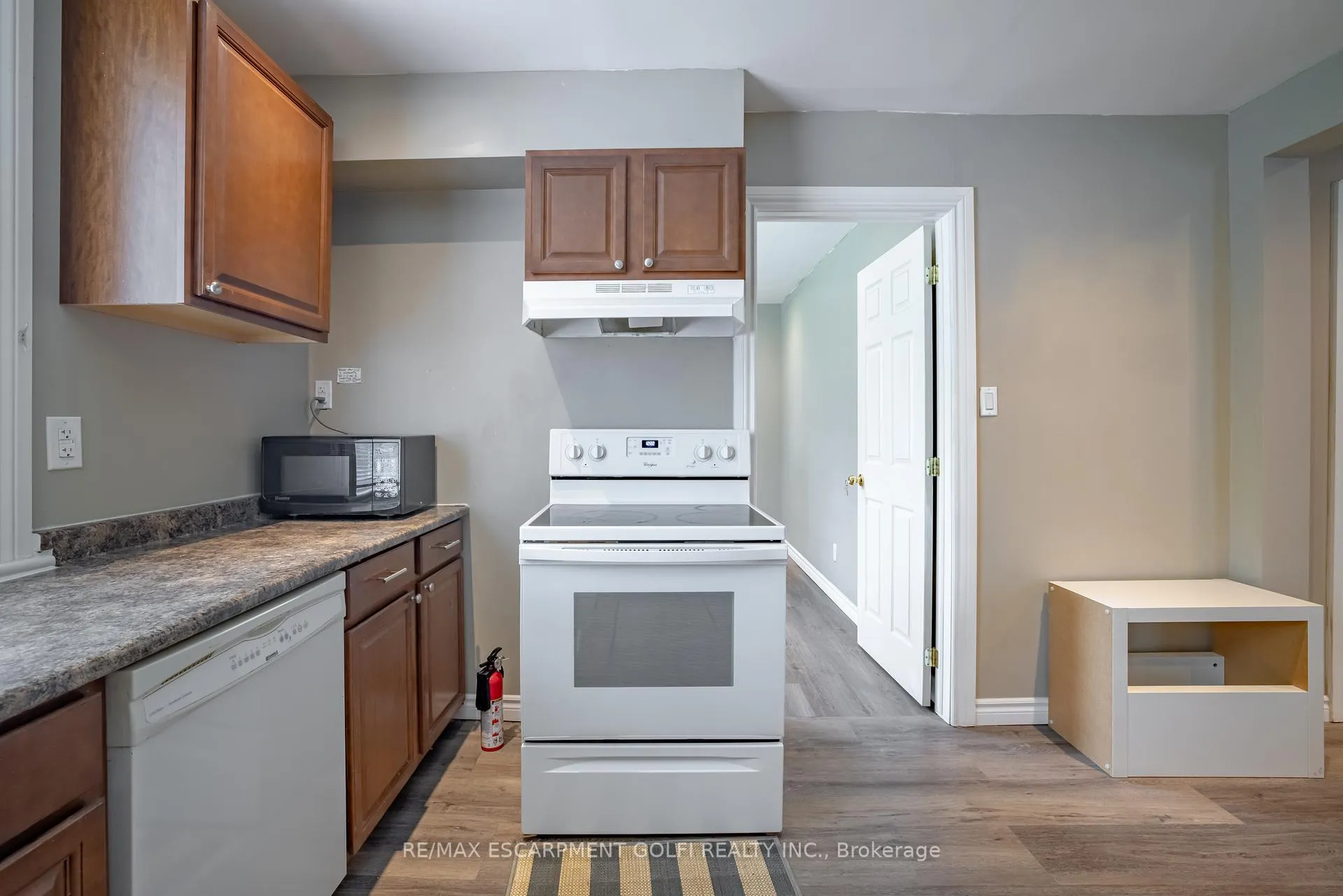 Photo 11 of 86 Whitney Avenue, Hamilton, Ainslie Wood — HOMEH