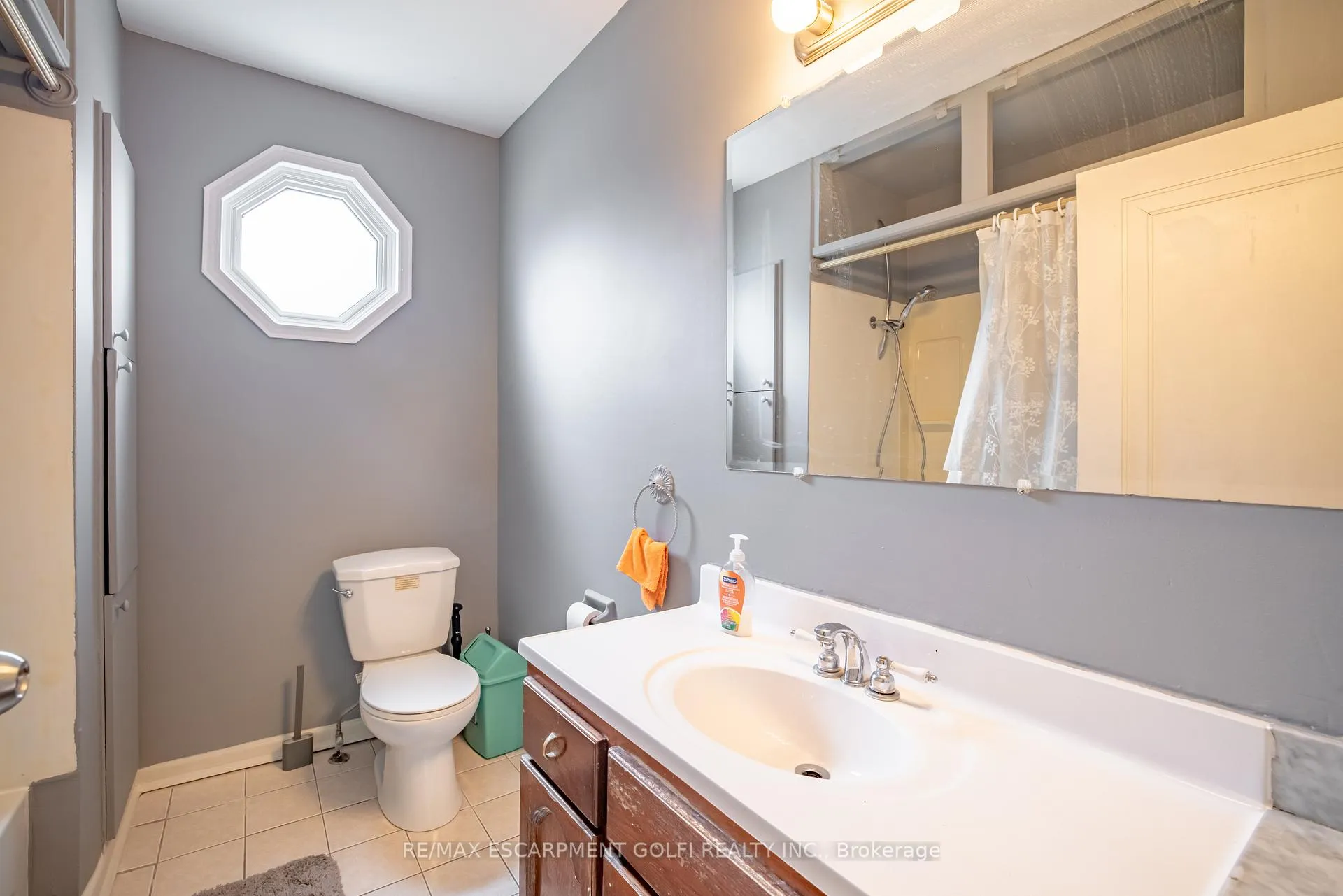 Photo 14 of 86 Whitney Avenue, Hamilton, Ainslie Wood — HOMEH