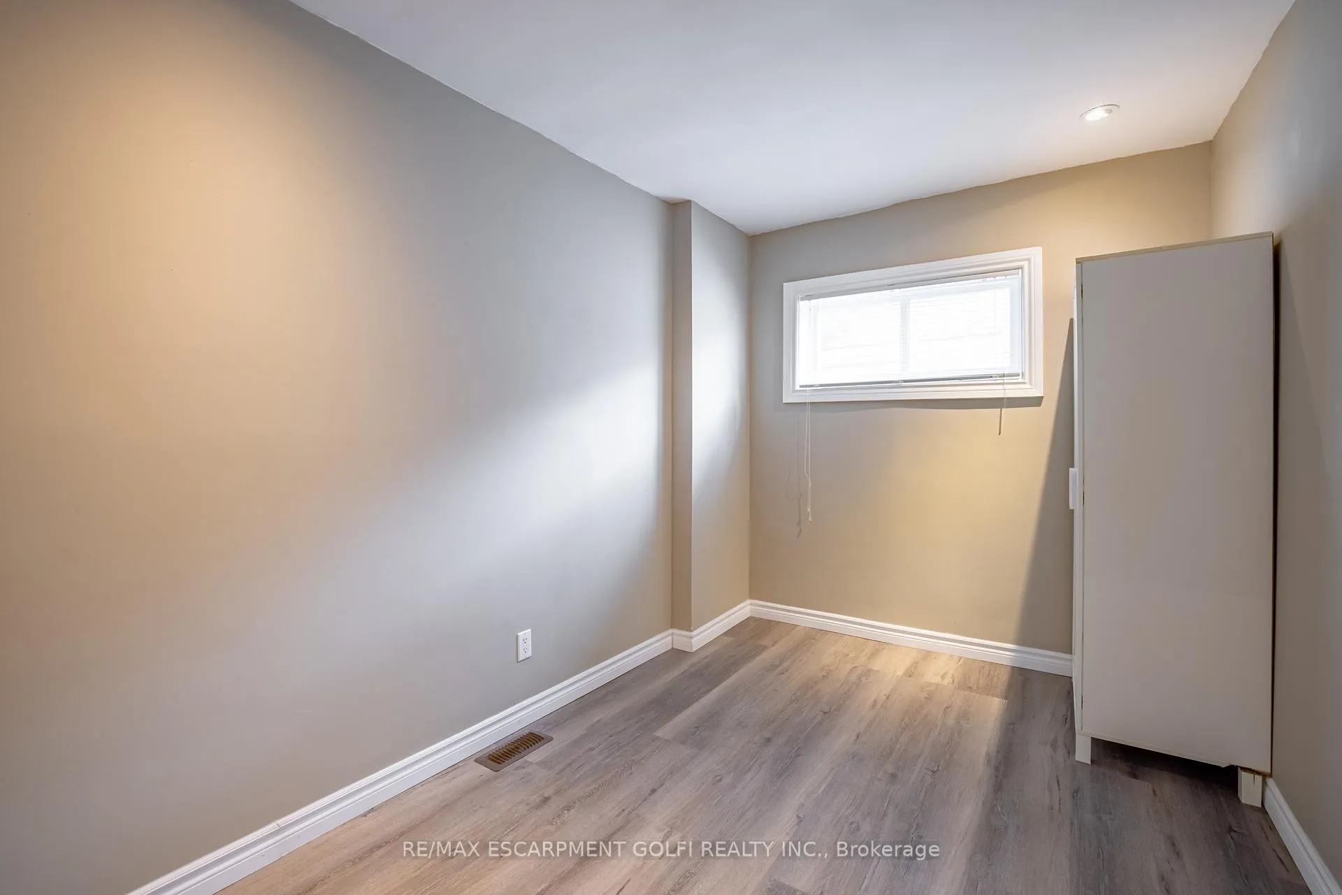 Photo 15 of 86 Whitney Avenue, Hamilton, Ainslie Wood — HOMEH