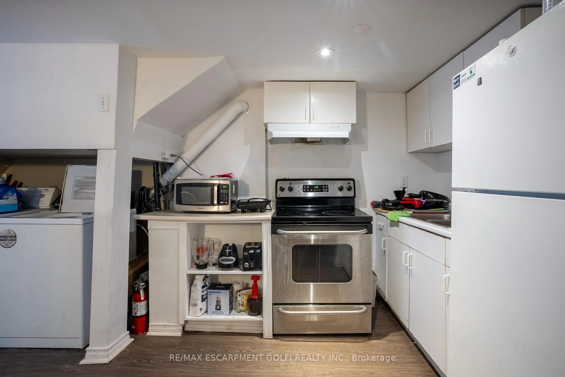 Photo 20 of 86 Whitney Avenue, Hamilton, Ainslie Wood — HOMEH