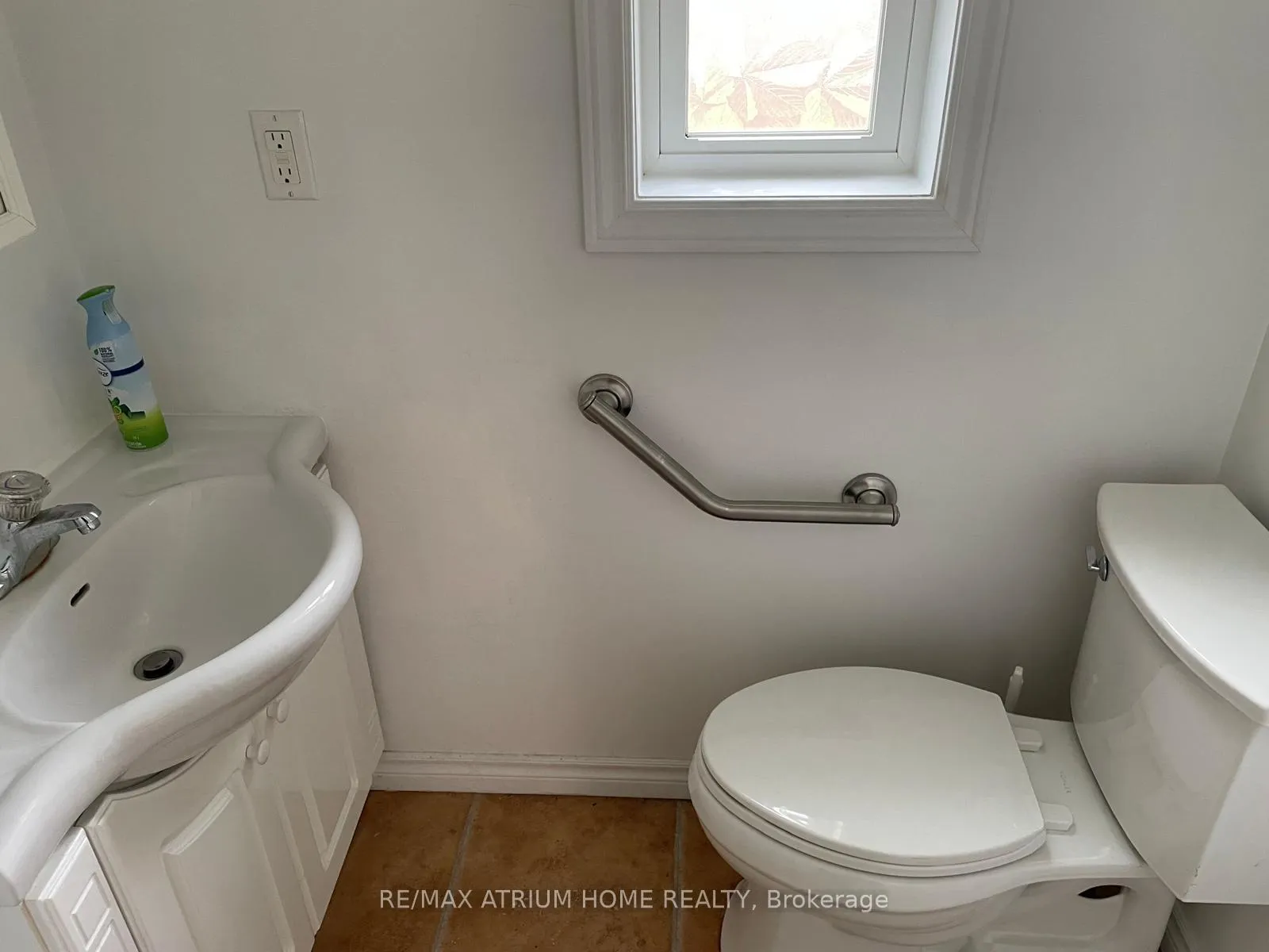 Photo 13 of 98 Janice Drive, Barrie, Sunnidale — HOMEH