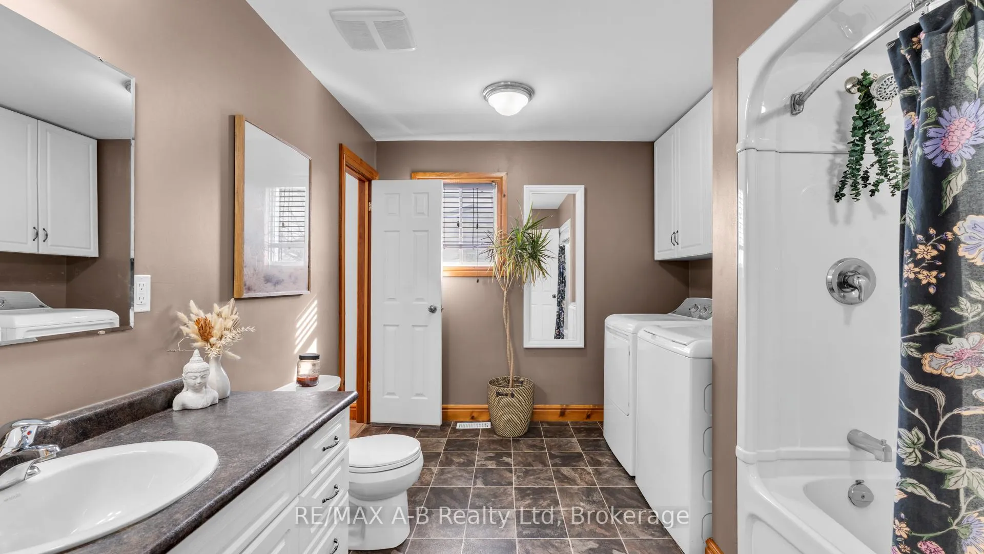 Photo 20 of 184 Henry Street, West Perth, Mitchell — HOMEH