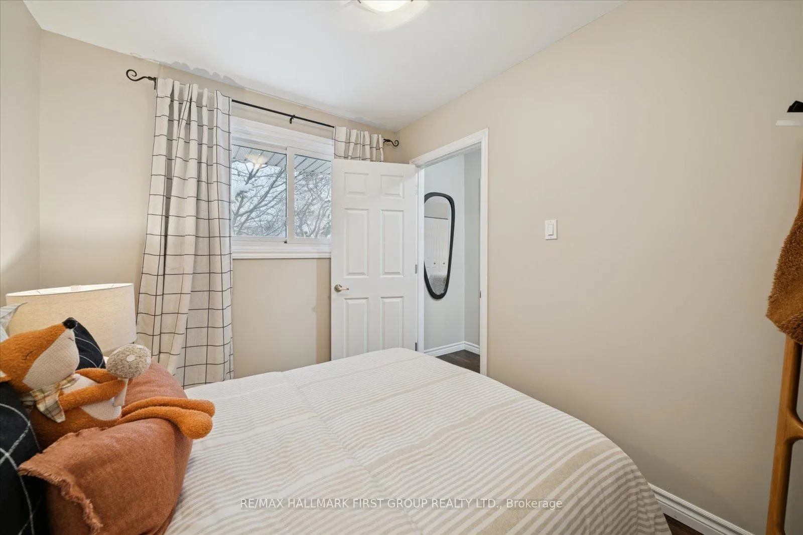 Photo 18 of 553 Harmony Road S, Oshawa, Donevan — HOMEH