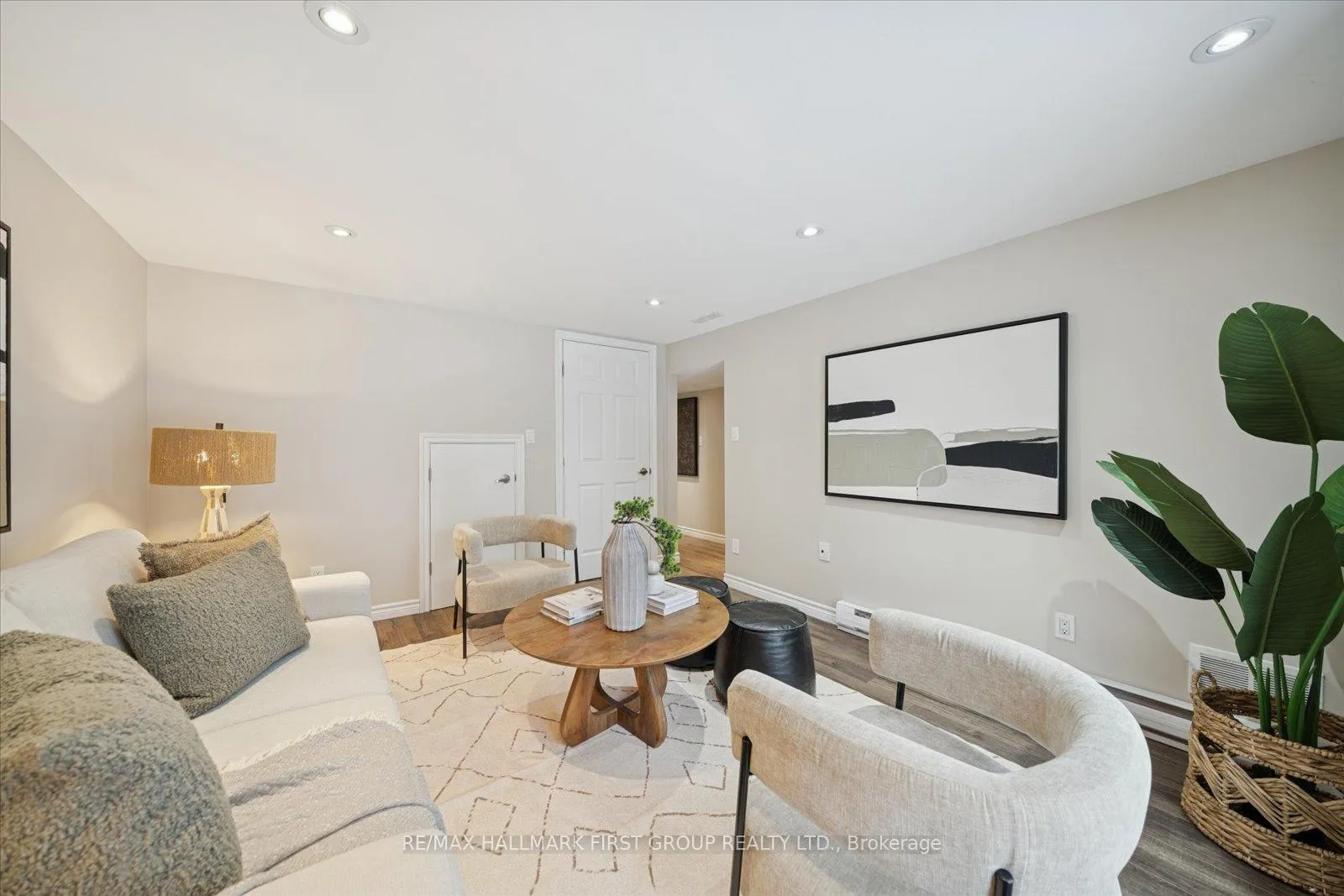 Photo 24 of 553 Harmony Road S, Oshawa, Donevan — HOMEH
