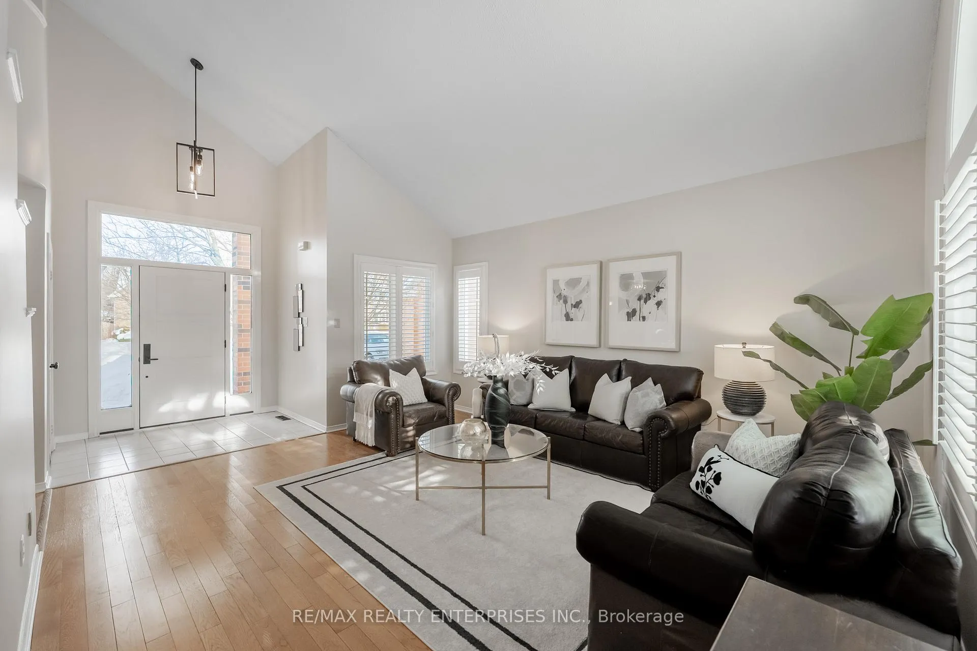 Photo 7 of 39 Banting Road, Halton Hills, Georgetown — HOMEH