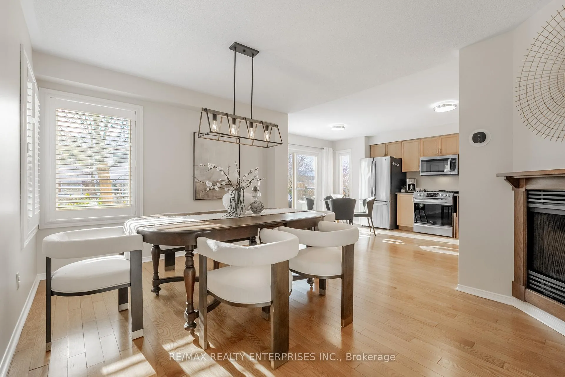 Photo 8 of 39 Banting Road, Halton Hills, Georgetown — HOMEH