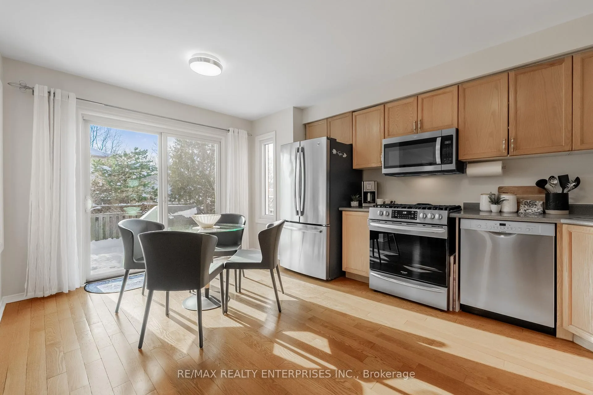 Photo 10 of 39 Banting Road, Halton Hills, Georgetown — HOMEH