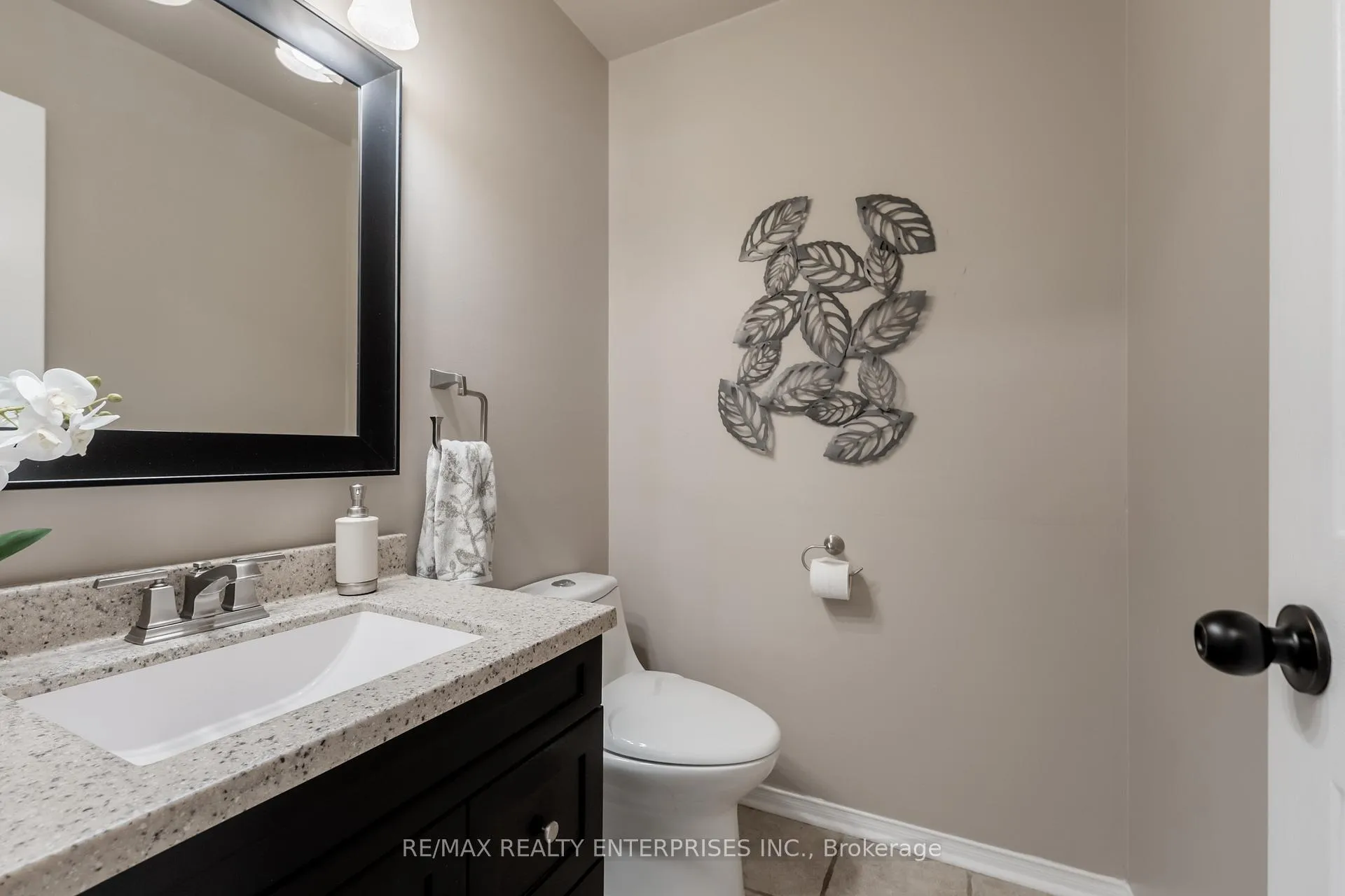 Photo 17 of 39 Banting Road, Halton Hills, Georgetown — HOMEH
