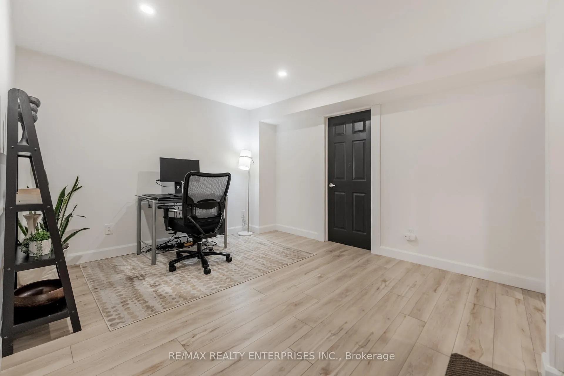 Photo 32 of 39 Banting Road, Halton Hills, Georgetown — HOMEH