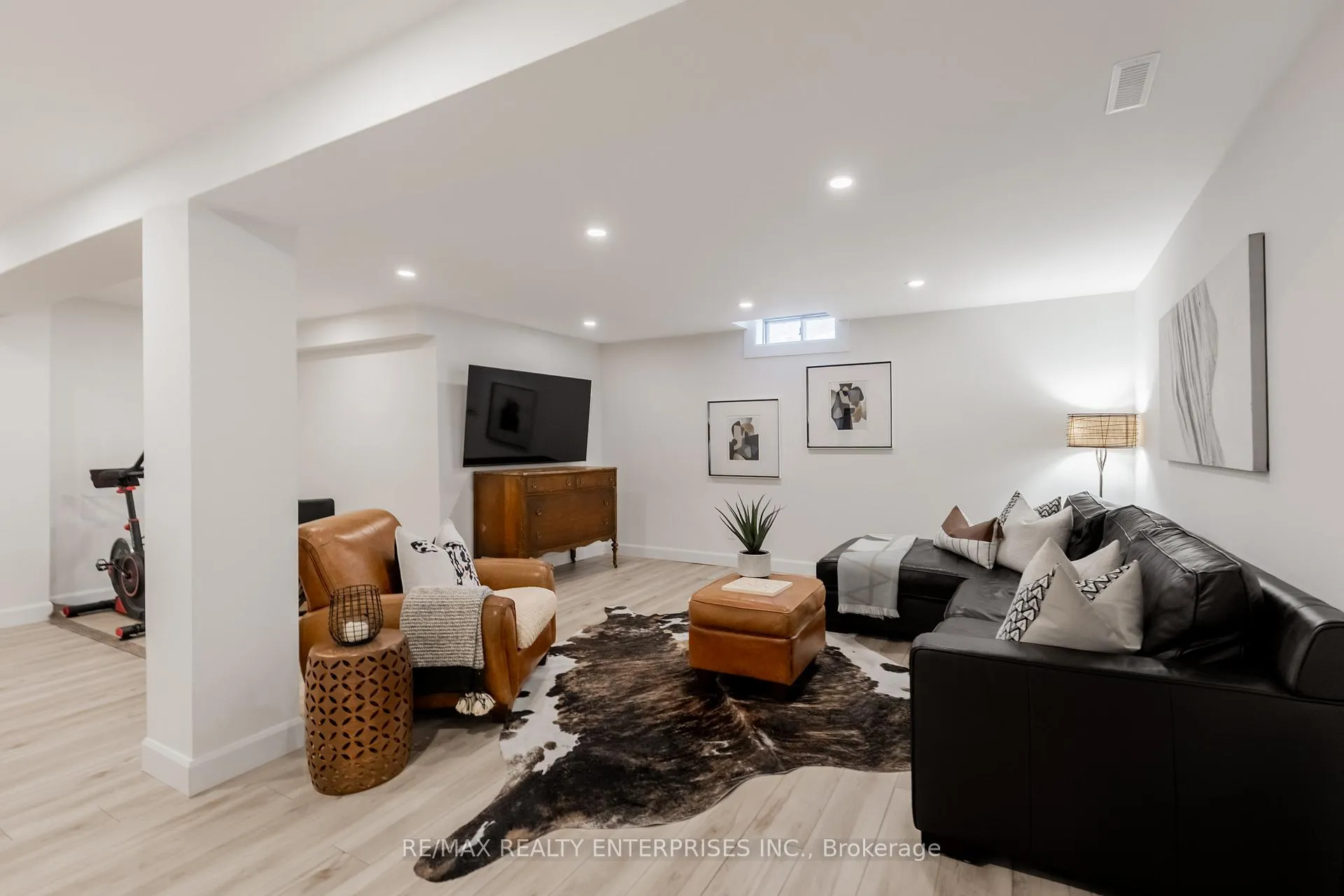 Photo 34 of 39 Banting Road, Halton Hills, Georgetown — HOMEH