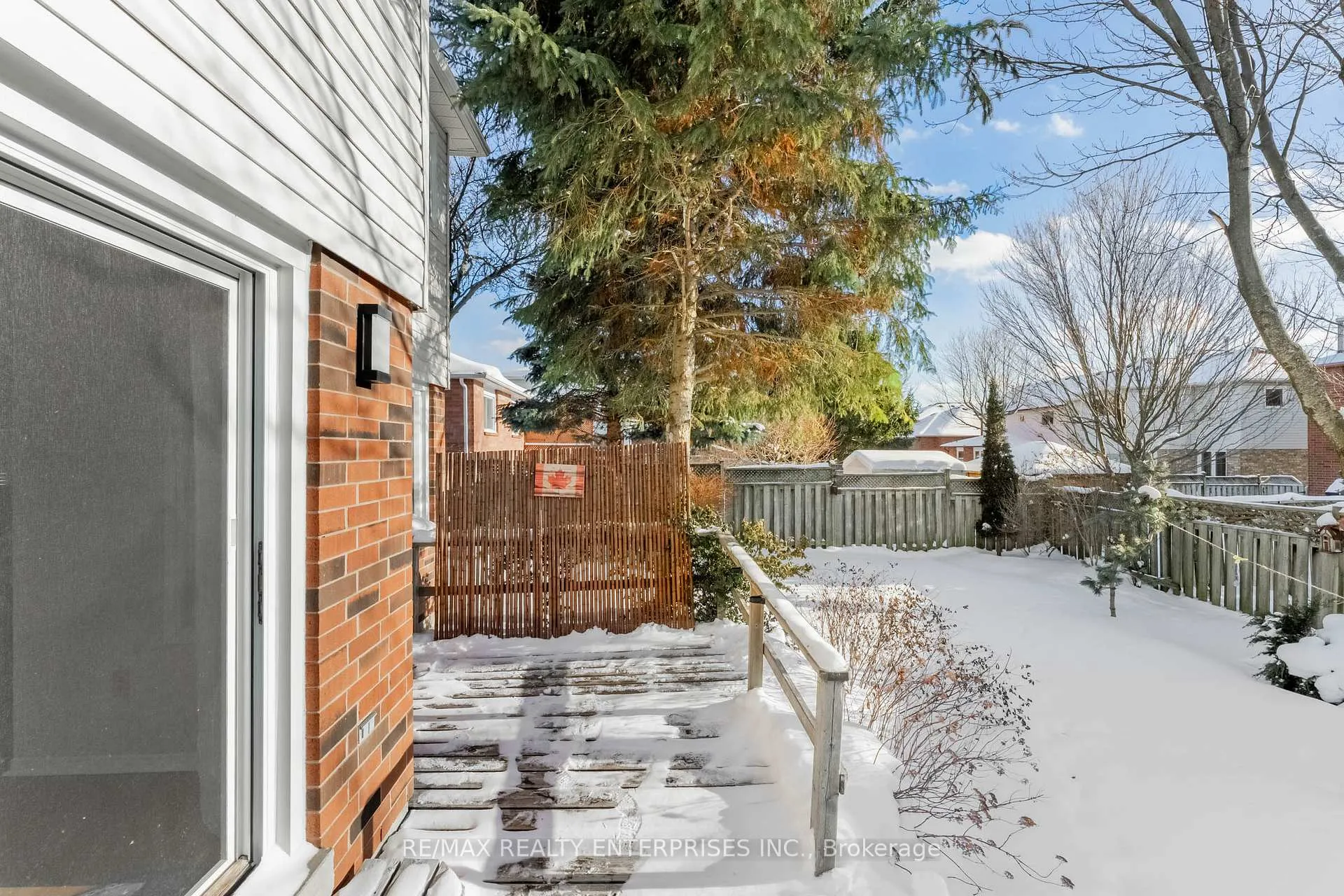 Photo 41 of 39 Banting Road, Halton Hills, Georgetown — HOMEH
