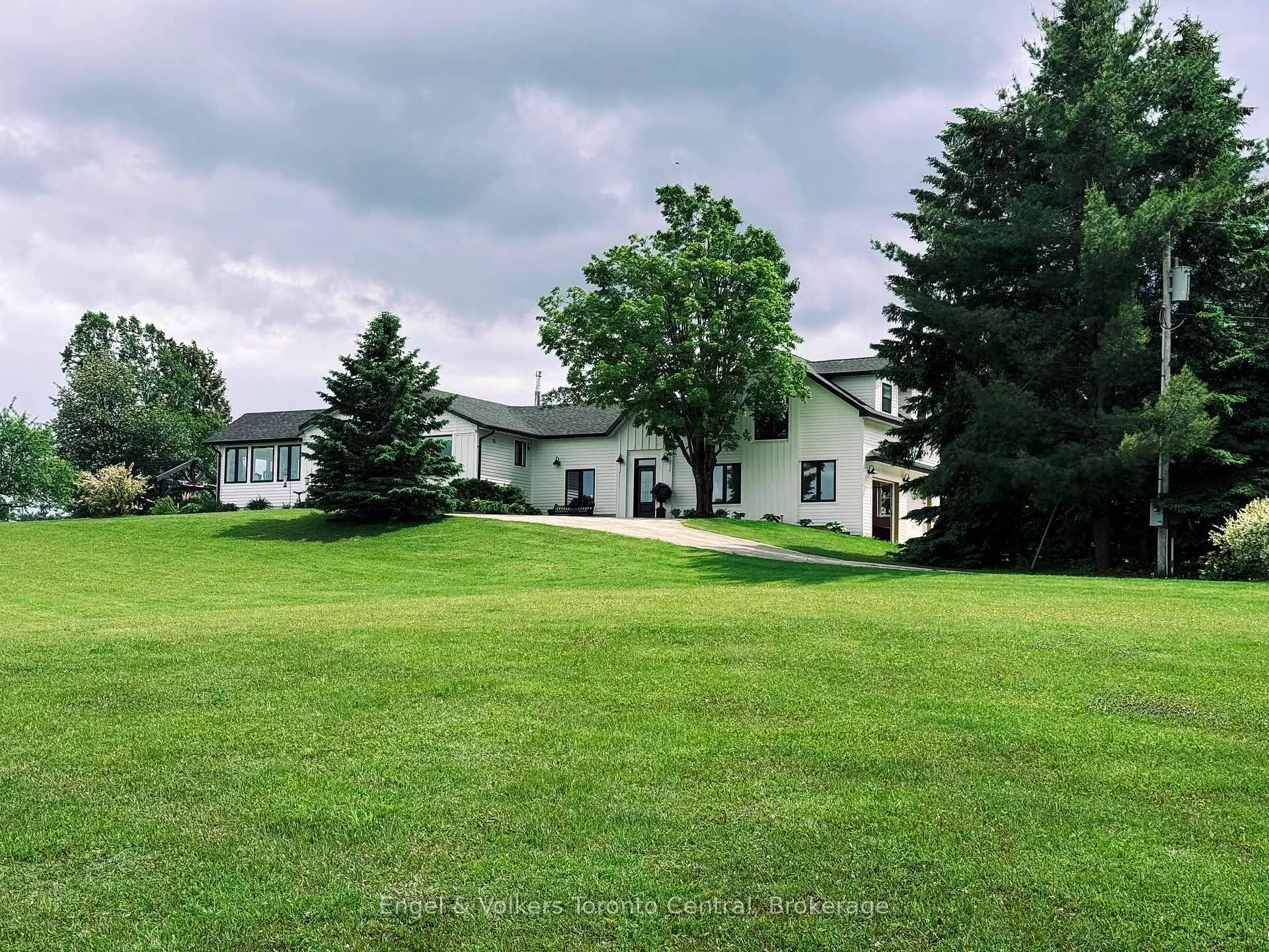 Front of 9263 91 County Road