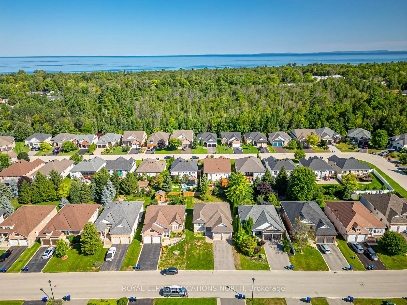 Photo 4 of 62 Meadowlark Boulevard, Wasaga Beach — HOMEH