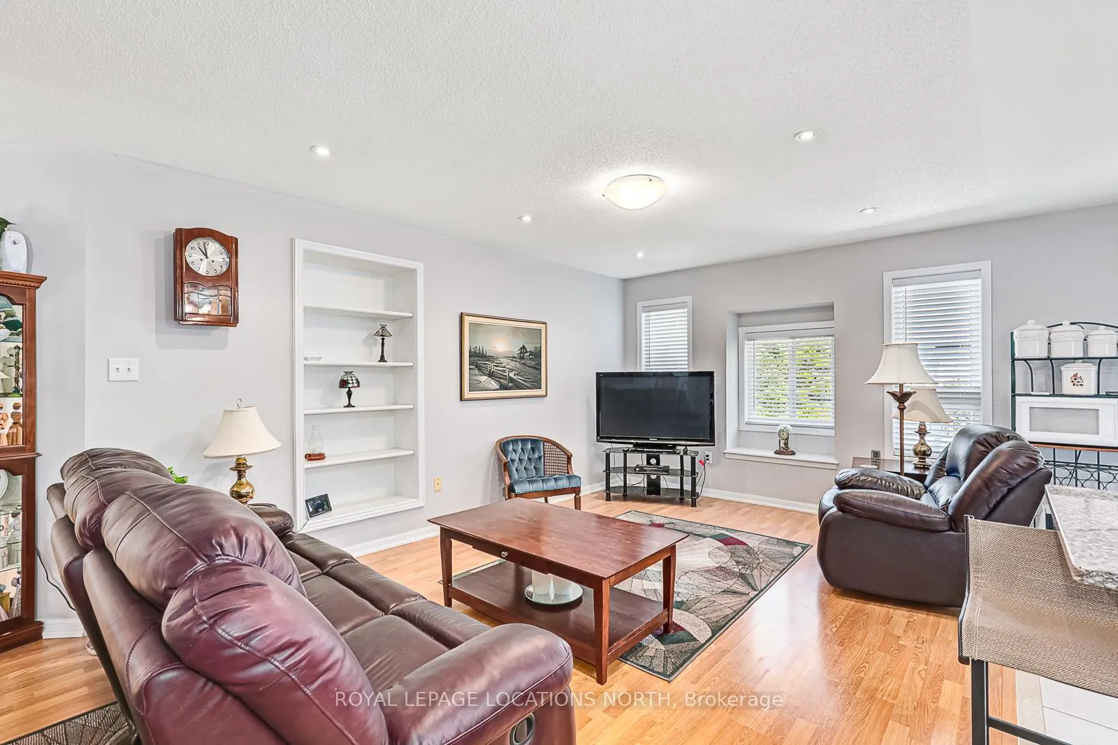 Photo 11 of 62 Meadowlark Boulevard, Wasaga Beach — HOMEH
