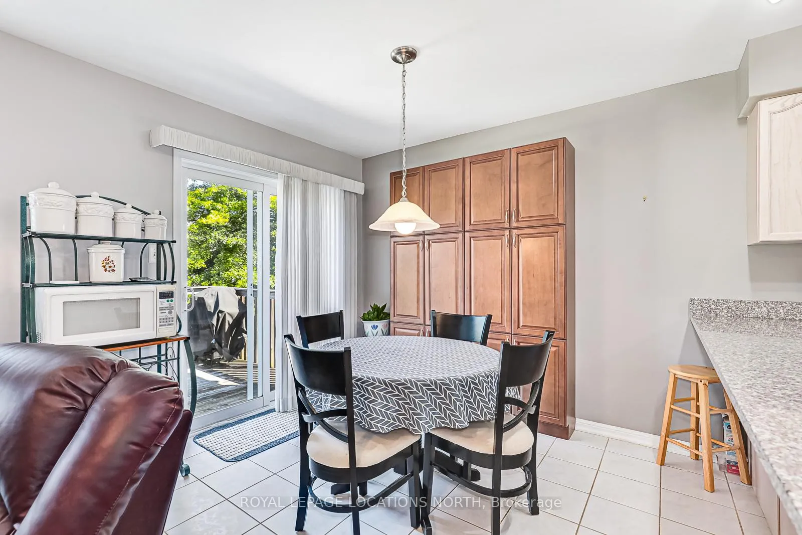 Photo 12 of 62 Meadowlark Boulevard, Wasaga Beach — HOMEH