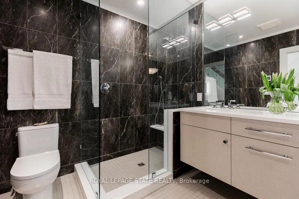 Photo 24 of 109 Kent Street, Hamilton, Kirkendall — HOMEH