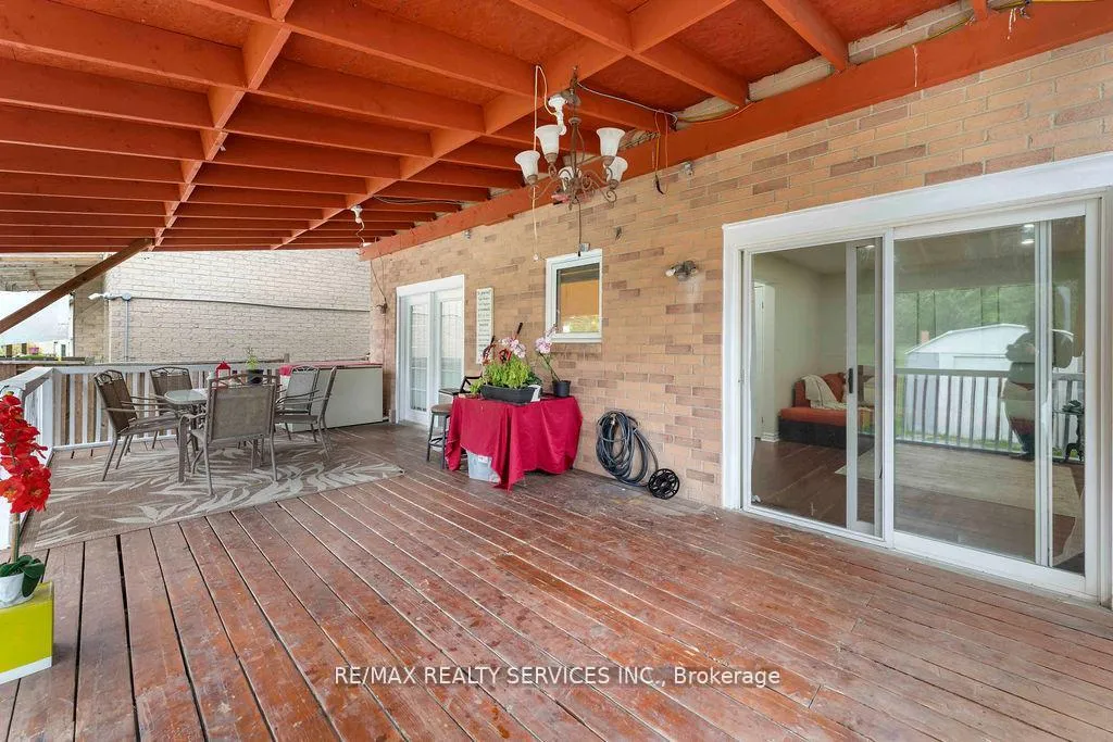 Photo 36 of 12 Nuttall Street, Brampton, Westgate — HOMEH