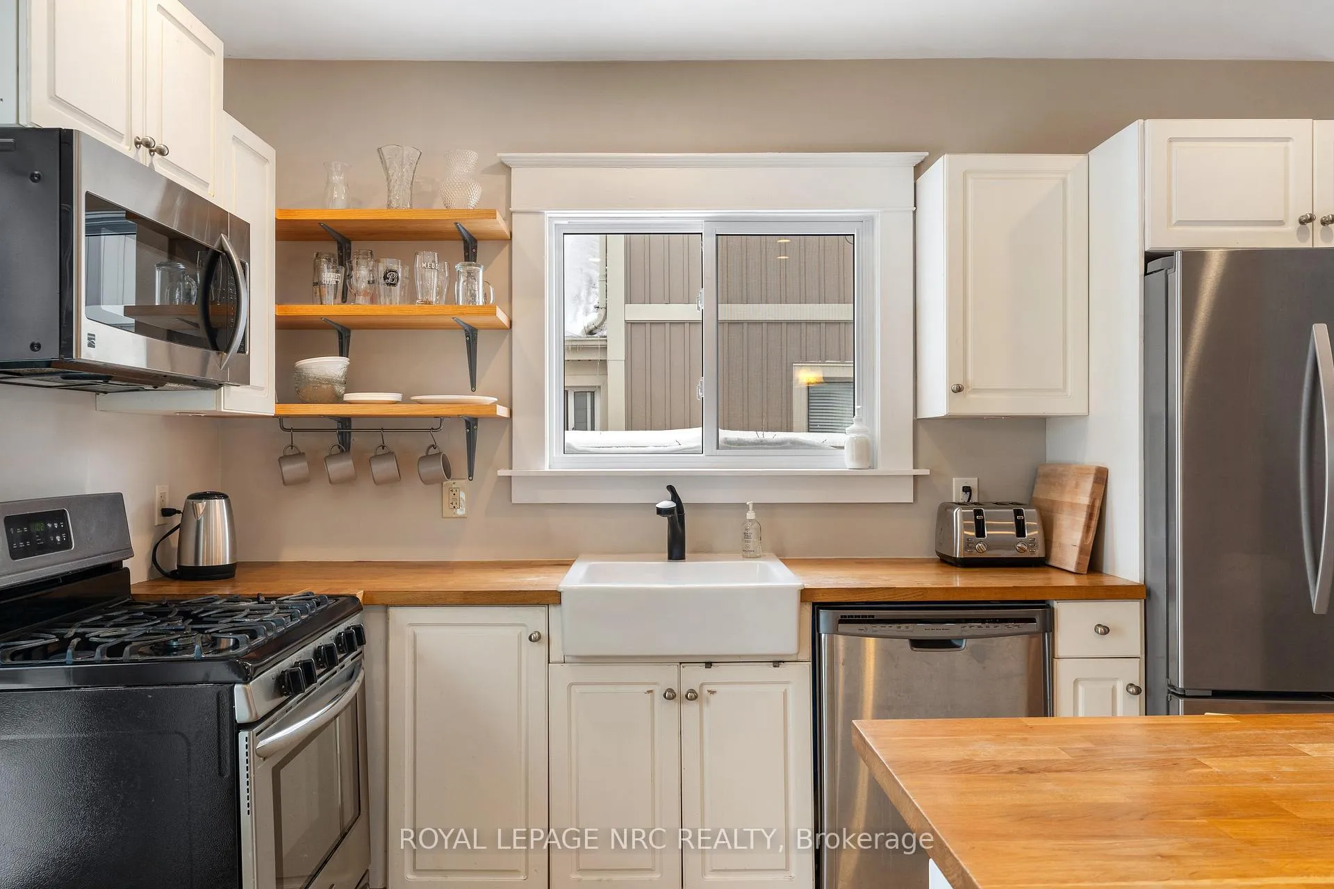 Photo 15 of 76 Henry Street, St. Catharines, Downtown — HOMEH
