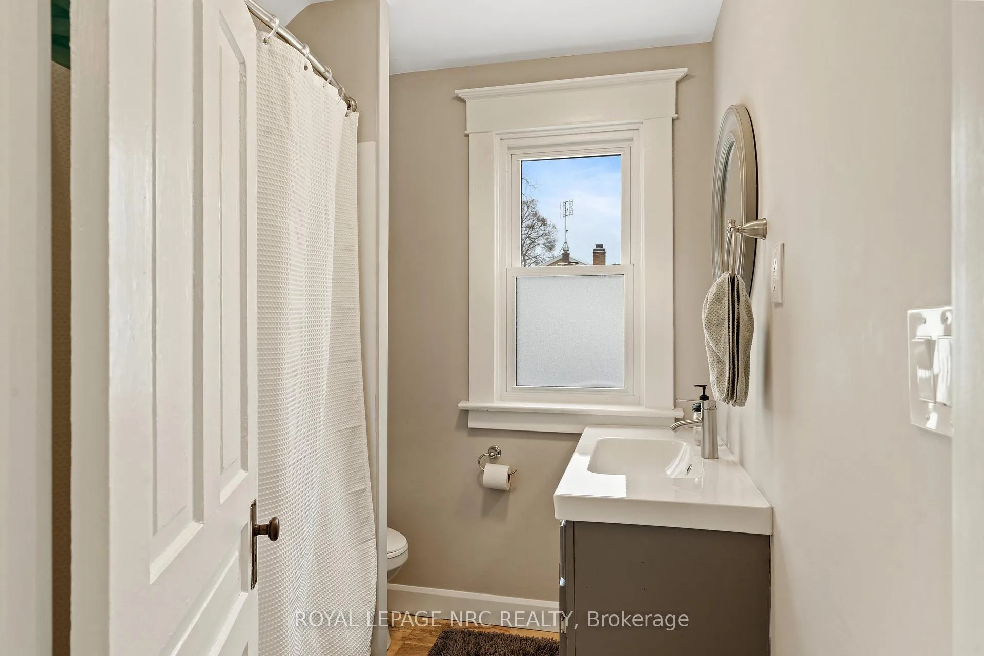 Photo 26 of 76 Henry Street, St. Catharines, Downtown — HOMEH